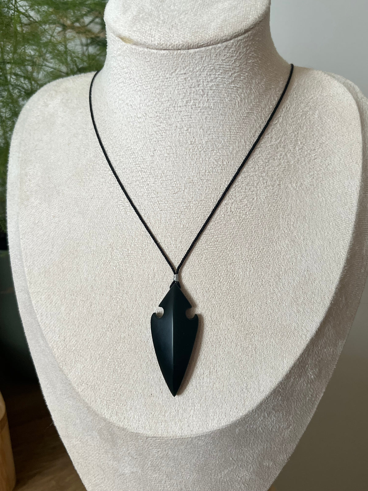 Premium Dark Green Hetian Jade Shield Pendant | 新疆和田一细塔青盾牌