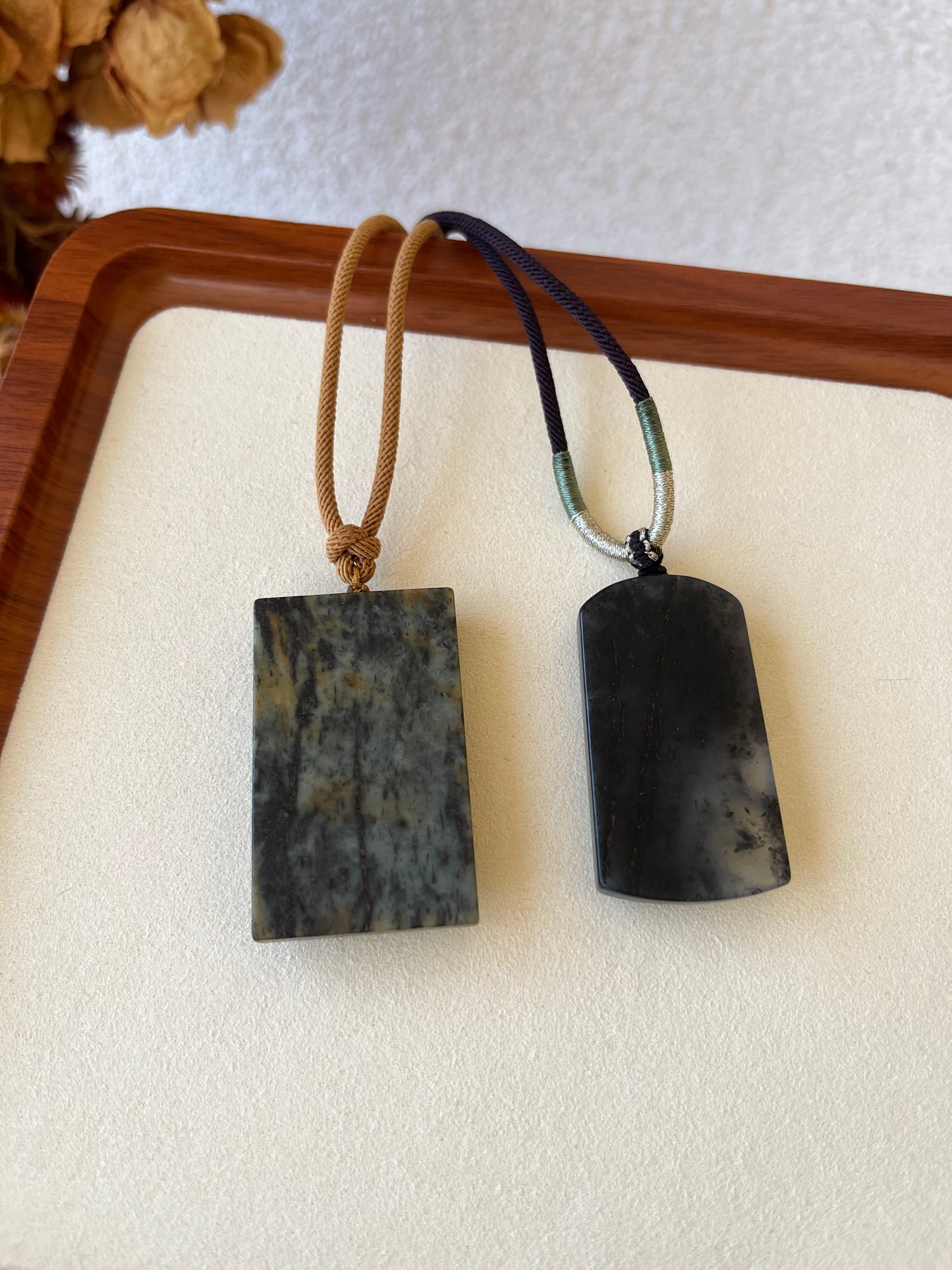 Xiu Jade Dragon Pendant | 岫玉水墨龙牌