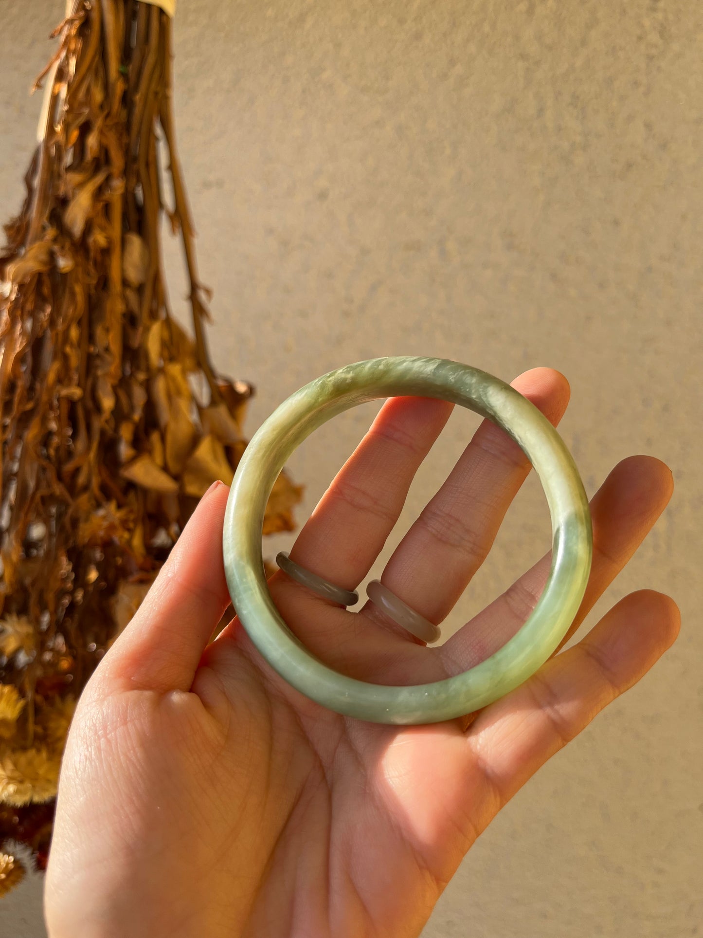 Green and White Xiu Jade Bangle 60mm | 岫玉手镯