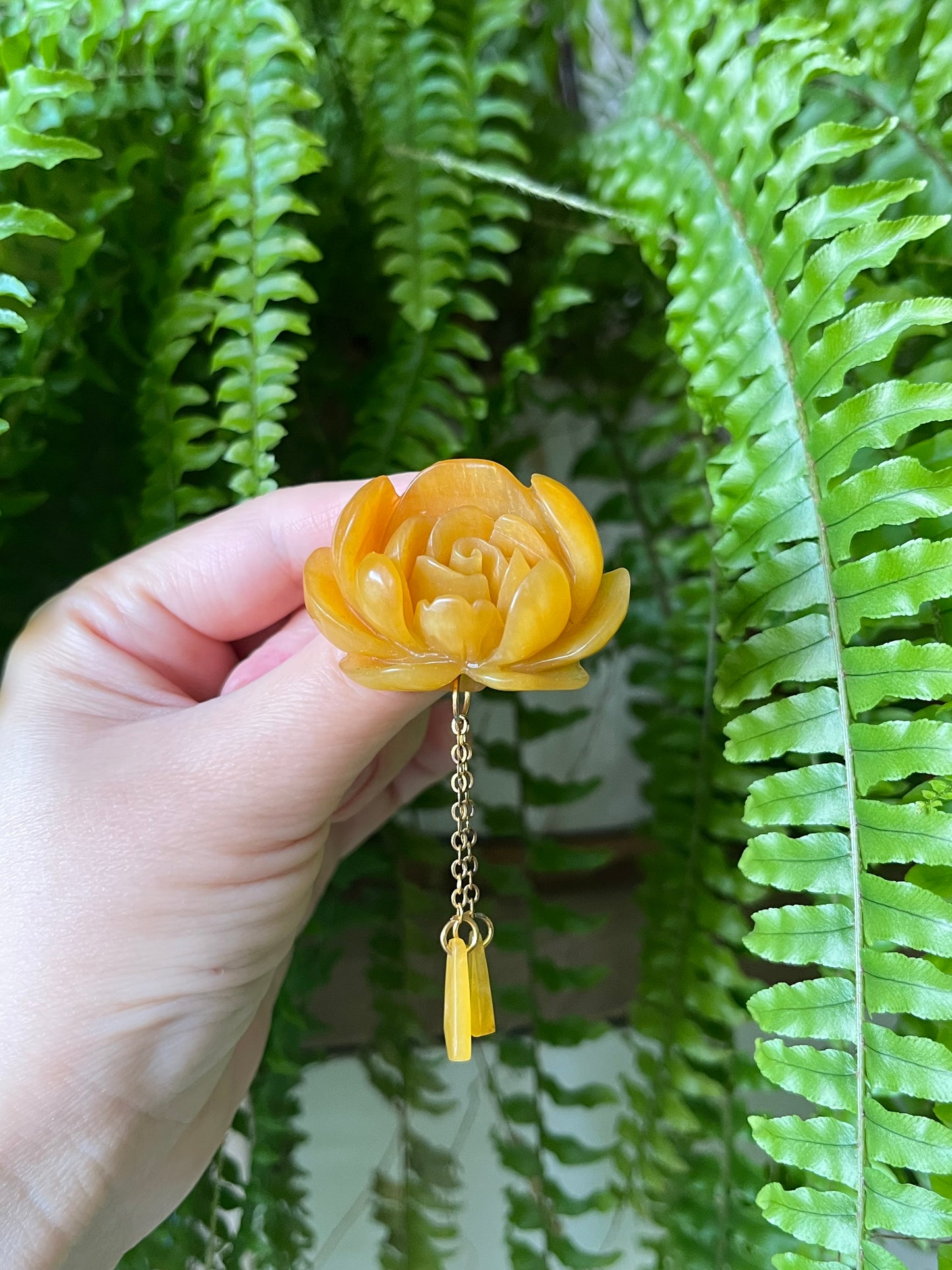 Hand Carved Xiu Jade Magpie, Lotus Brooches | 手雕岫玉胸针