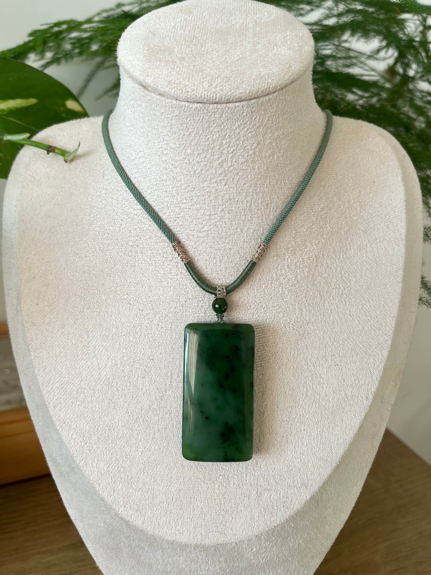 Necklace with a Green Hetian Jade Flat Pendant,和田老矿碧玉无事牌