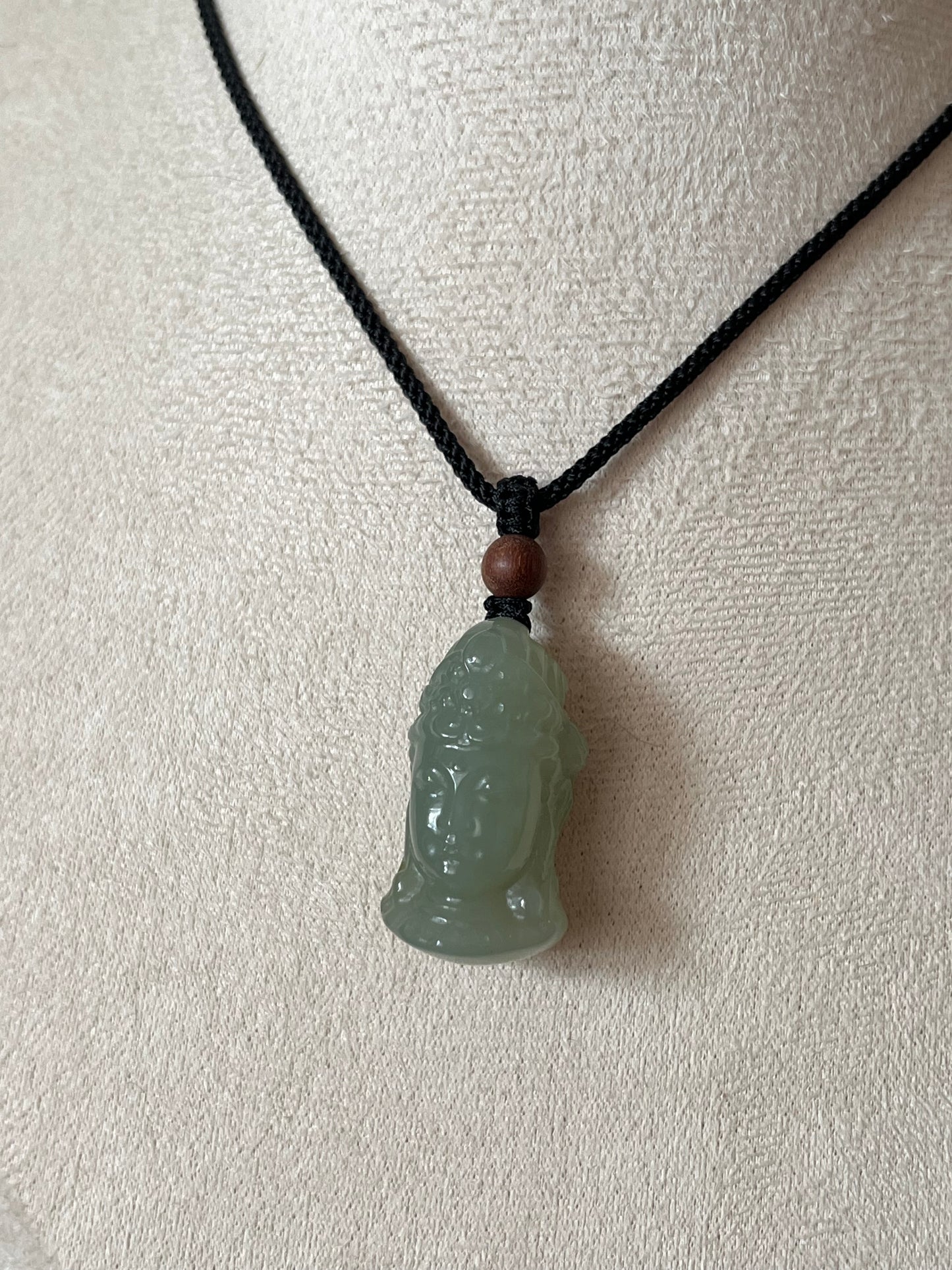 Hetian Jade Guanyin / Kwan Yin Head | 和田玉观音头吊坠