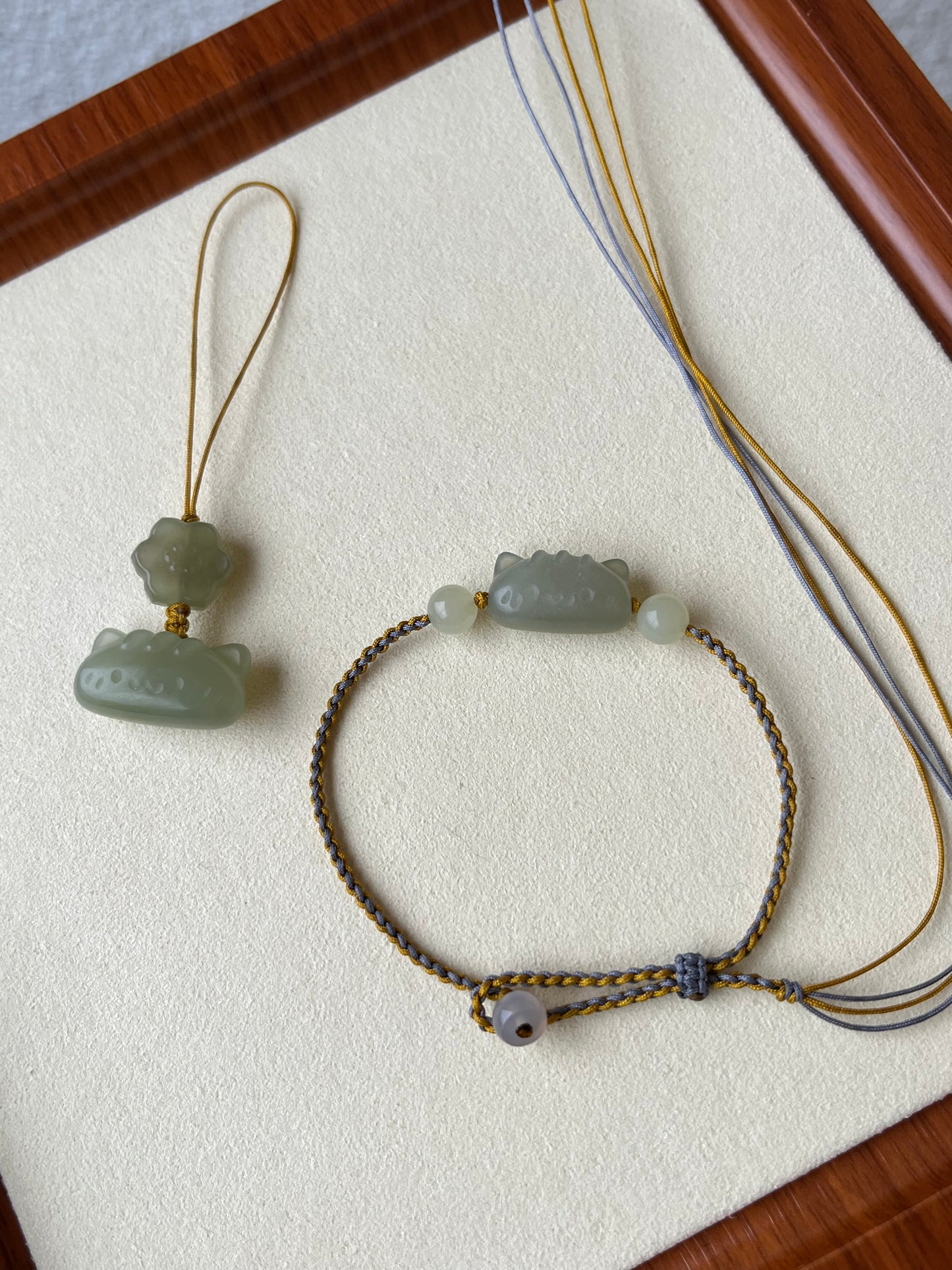 Hetian Jade Cat Phone Charm / Bag Charm | 和田玉小法棍猫手机链