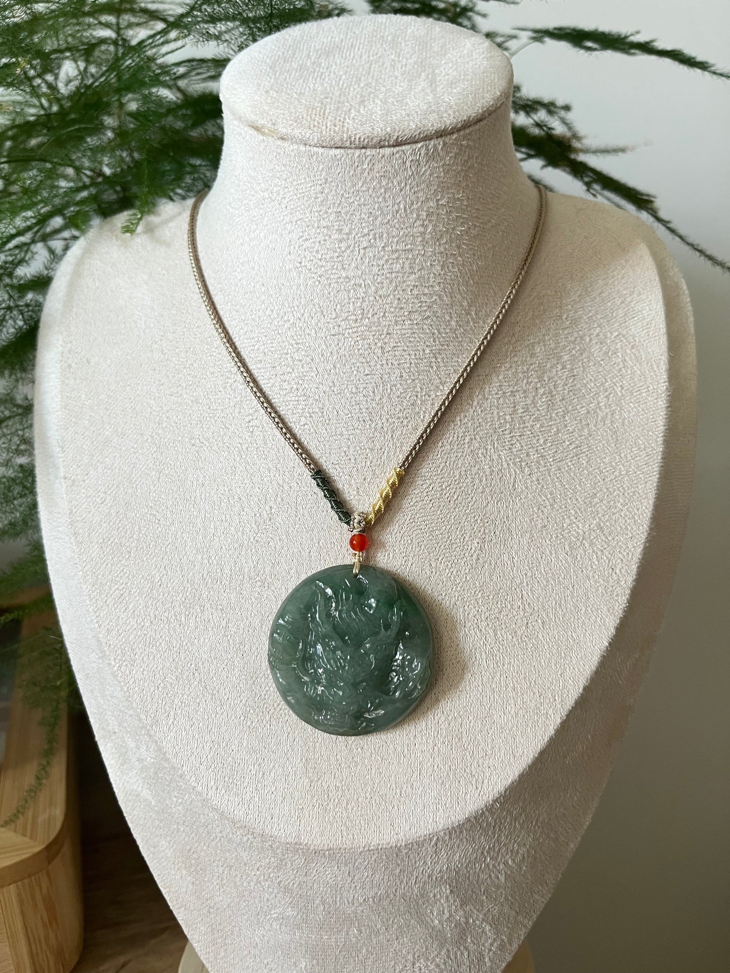 Light Green Jadeite Dragon Pendant | 翡翠龙牌
