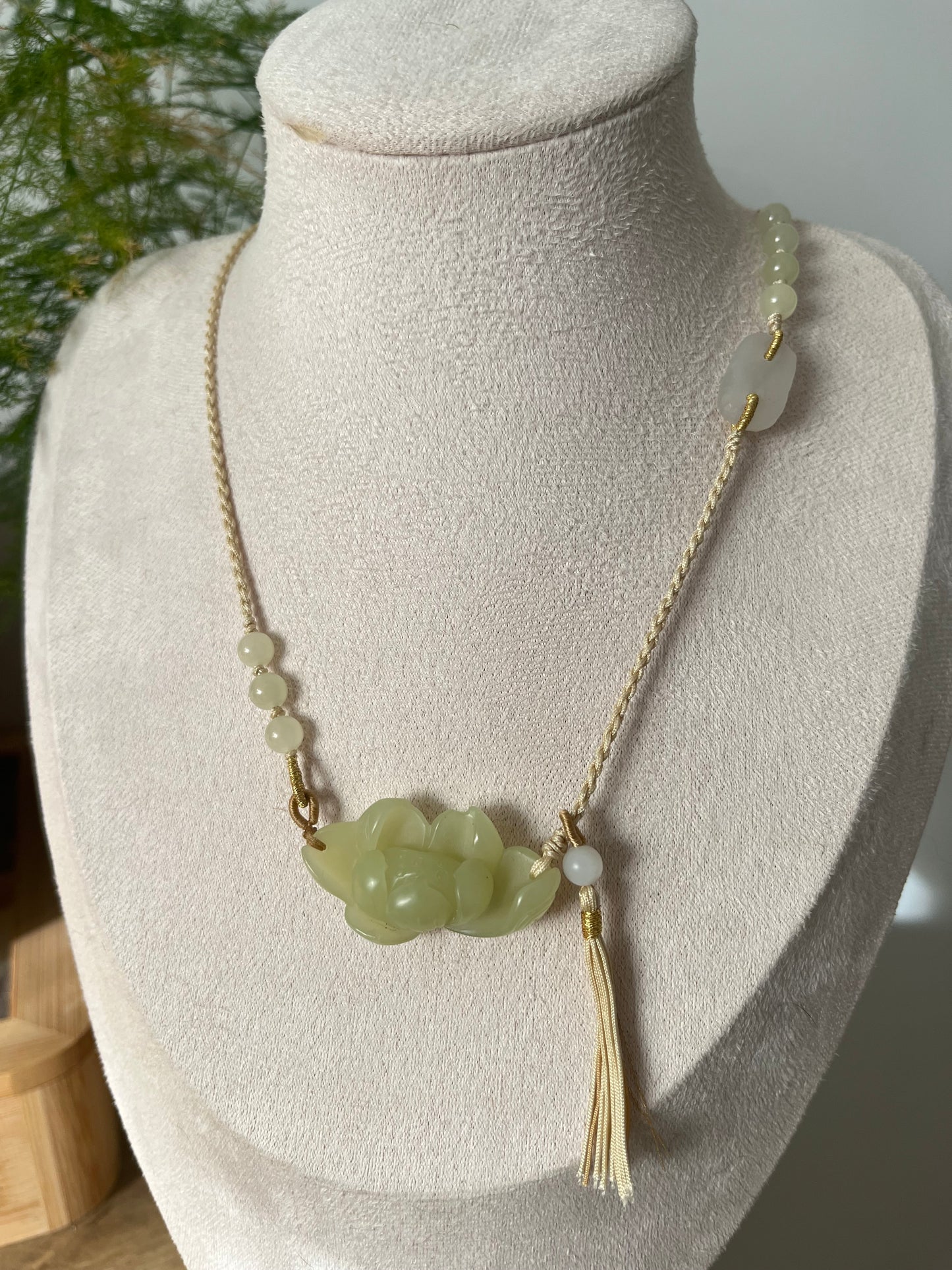 Hand Carved Yellow Hetian Jade Lotus Necklace | 手雕和田玉黄口荷花