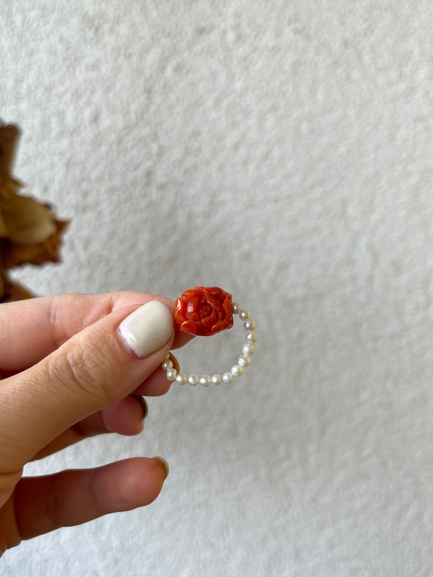 Cute Ring with Mini Pearls and Carving Item