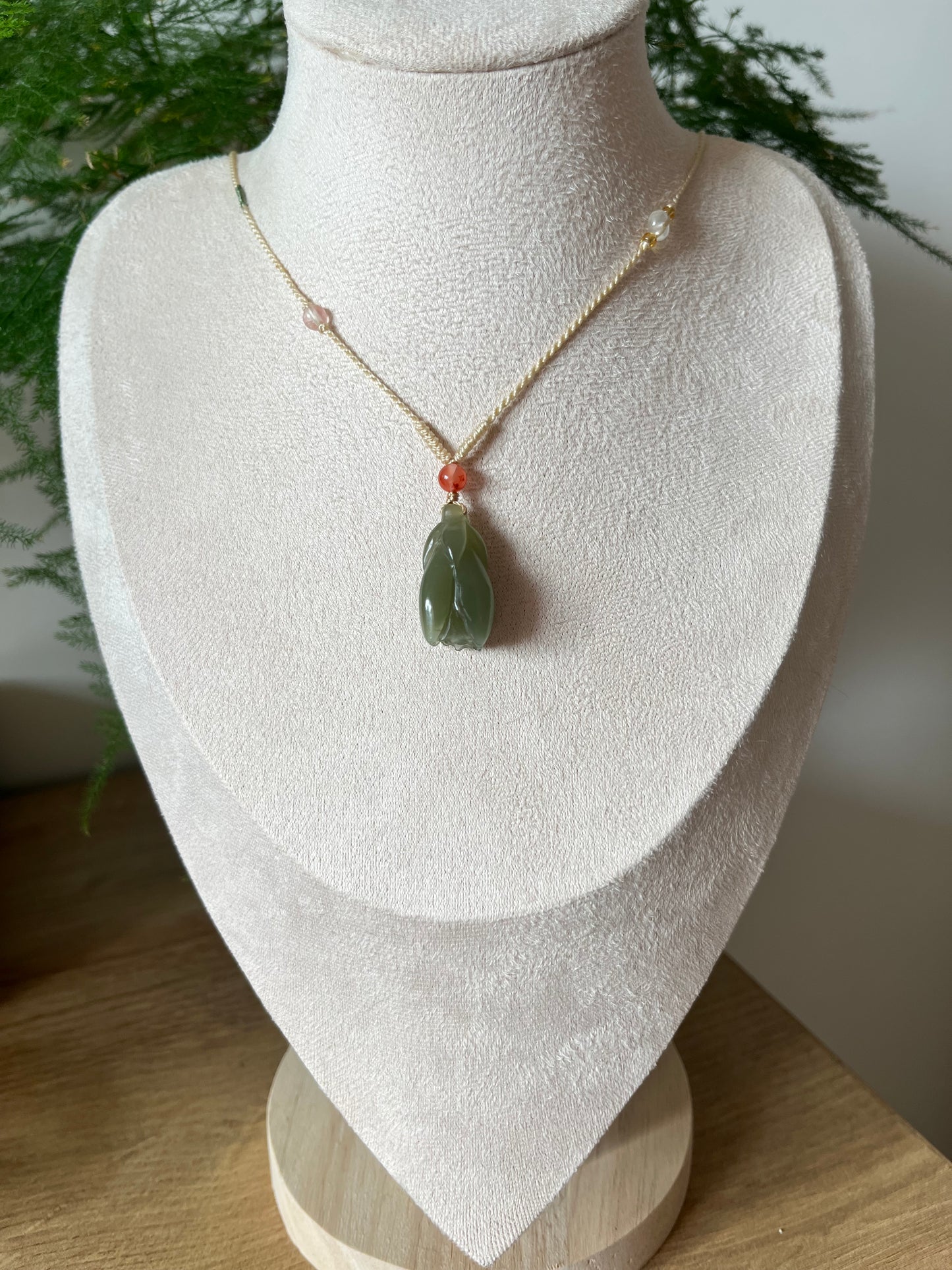 Hand Carved Light Green Hetian Jade Magnolia Pendant,手雕和田青黄口玉兰花