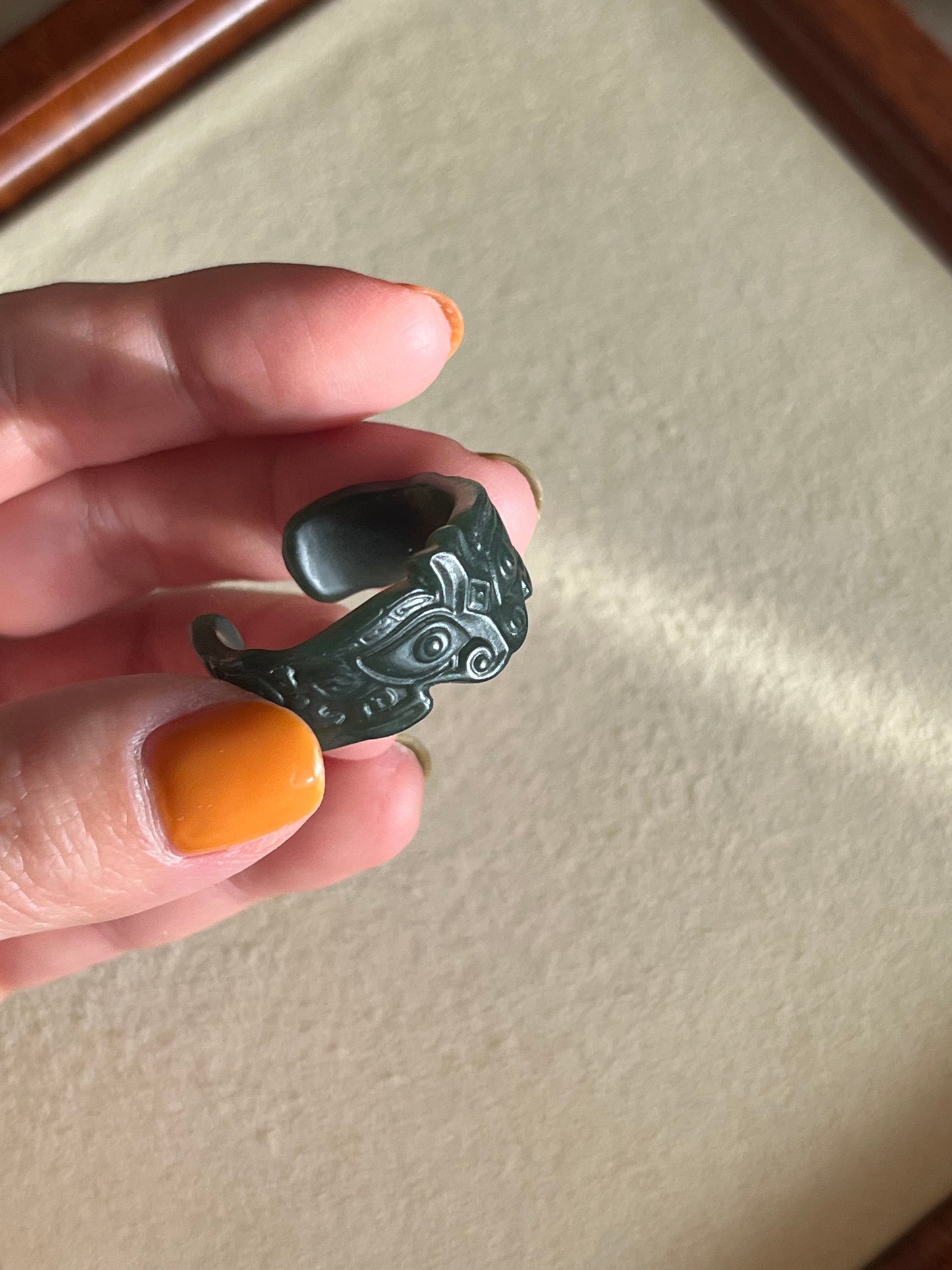 Carved Dark Green Hetian Jade Rings 21mm | 和田青玉雕刻戒圈