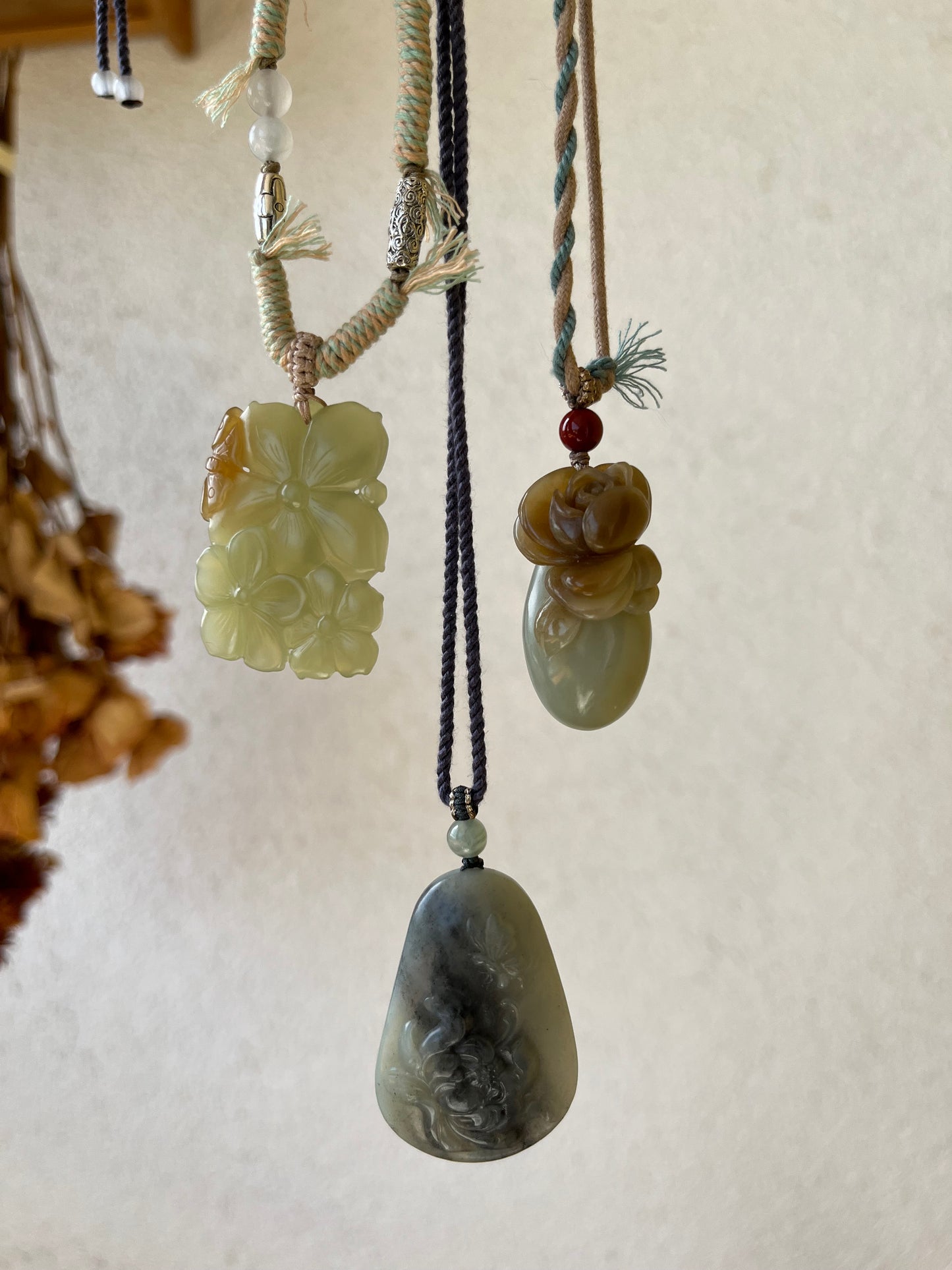 3D Hand Carved Hetian Jade Rose Pendant, 手雕和田且末蓝俏糖胖玫瑰