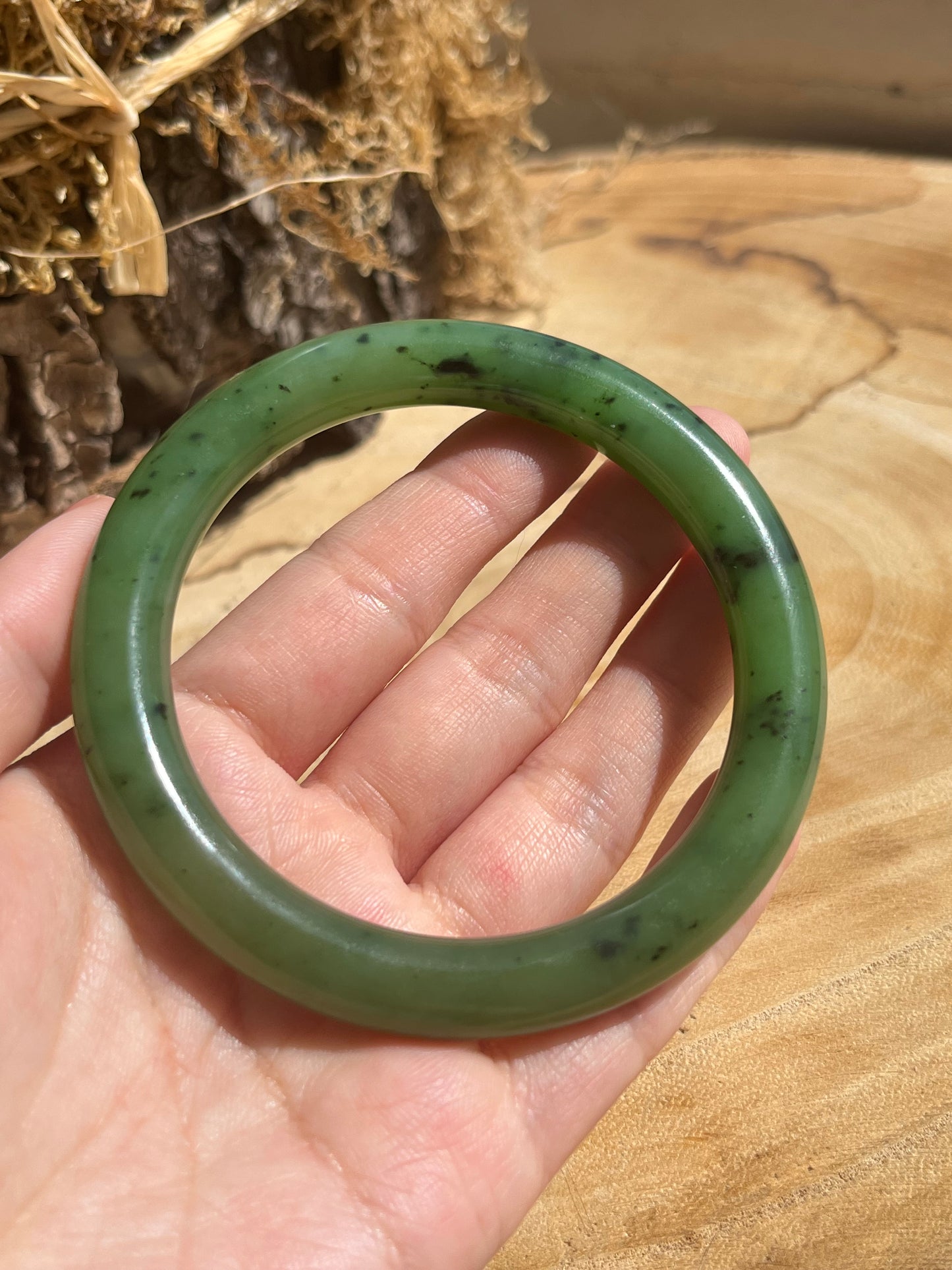 Green Hetian Jade Bangle 58mm, 碧玉猕猴桃圆条手镯