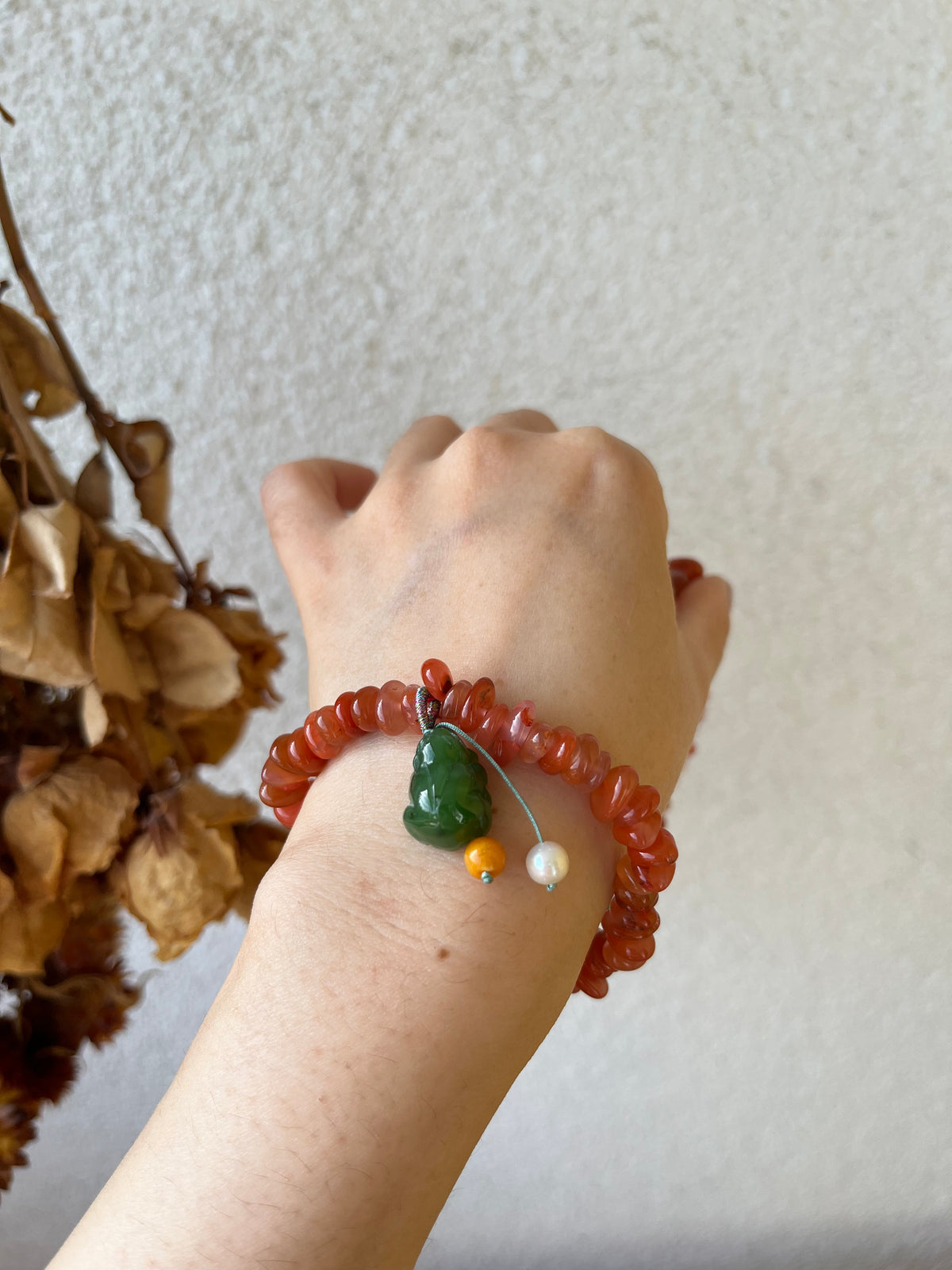 Irregular Shaped Nanhong Agate Beaded Bracelet with A Green Hetian Jade Pixiu