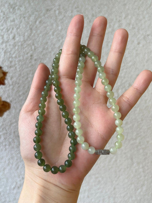 Hetian Jade Necklace with Gradient Green Tones，和田湖水绿晴水渐变项链