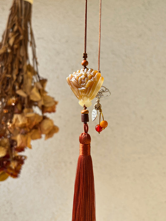 Car Hanging / Bag Charm with a Hand-carved Hetian Jade Lotus Fan-Shaped Pendant，和田且末糖荷花扇车挂