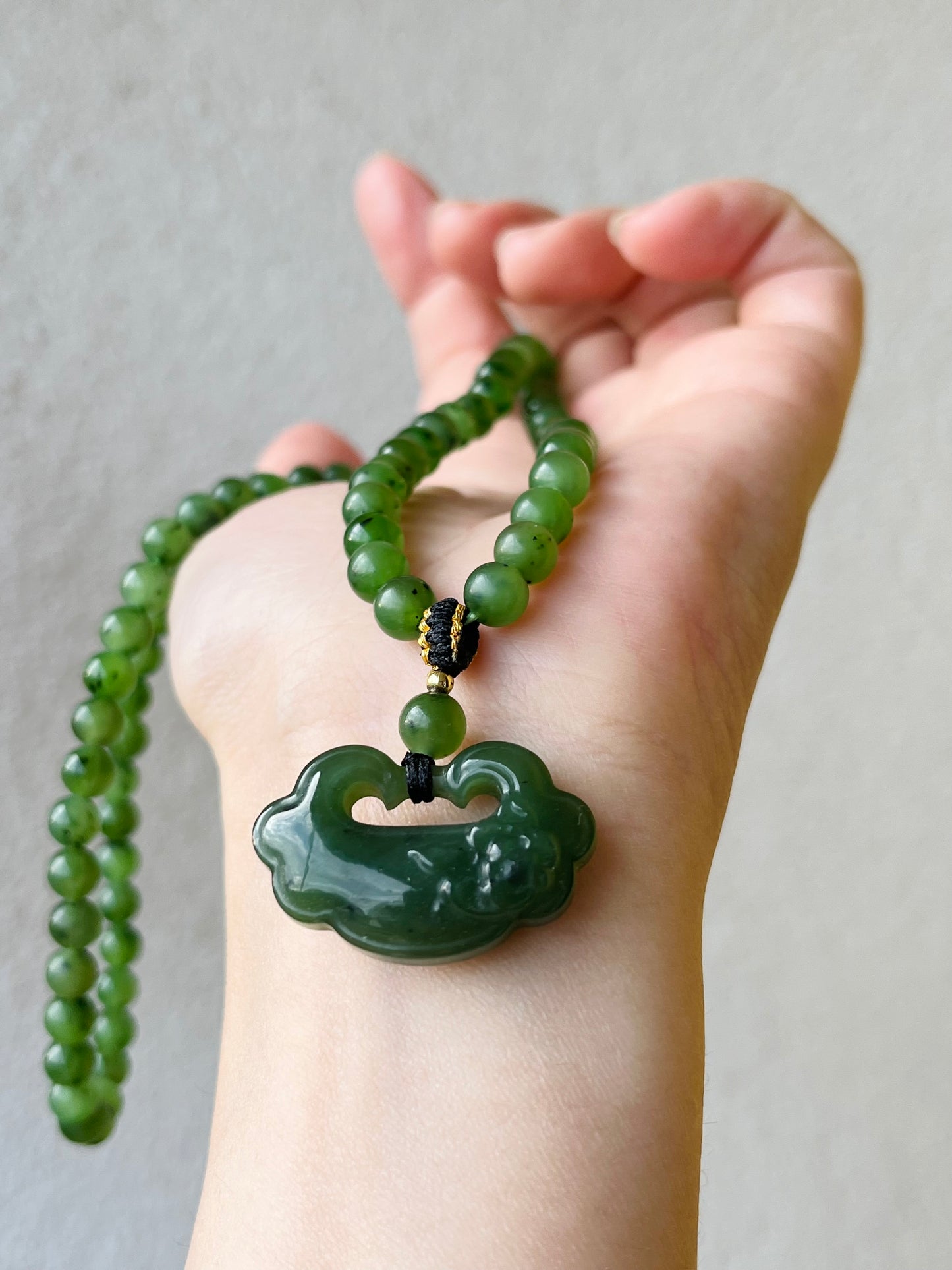 Multi-function Green Hetian Jade Beads (6mm) Beaded Bracelet with a Green Hetian Jade Ruyi, 碧玉如意吊坠