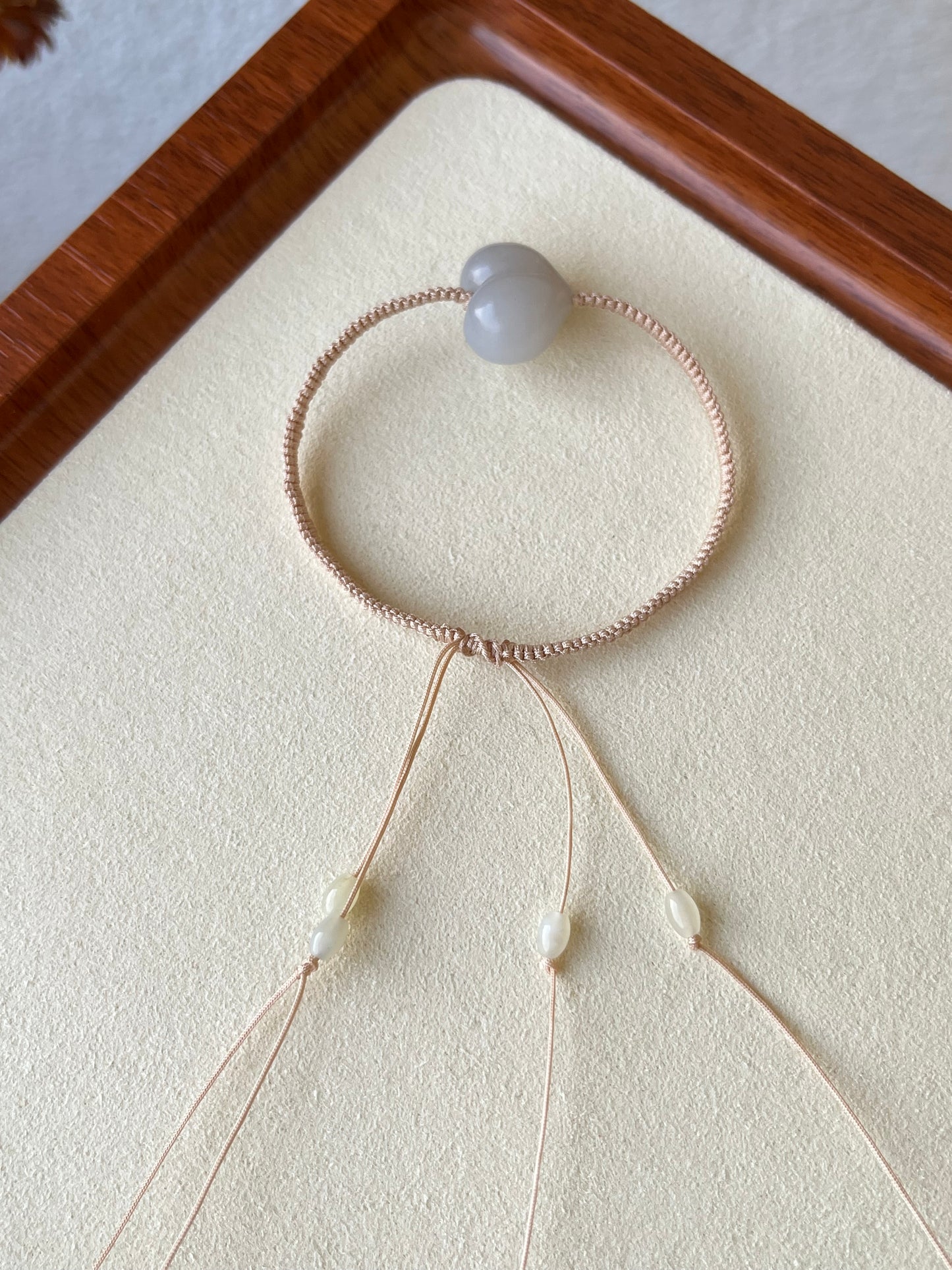 Handmade Hetian Jade Bracelets | 和田玉屁桃手绳