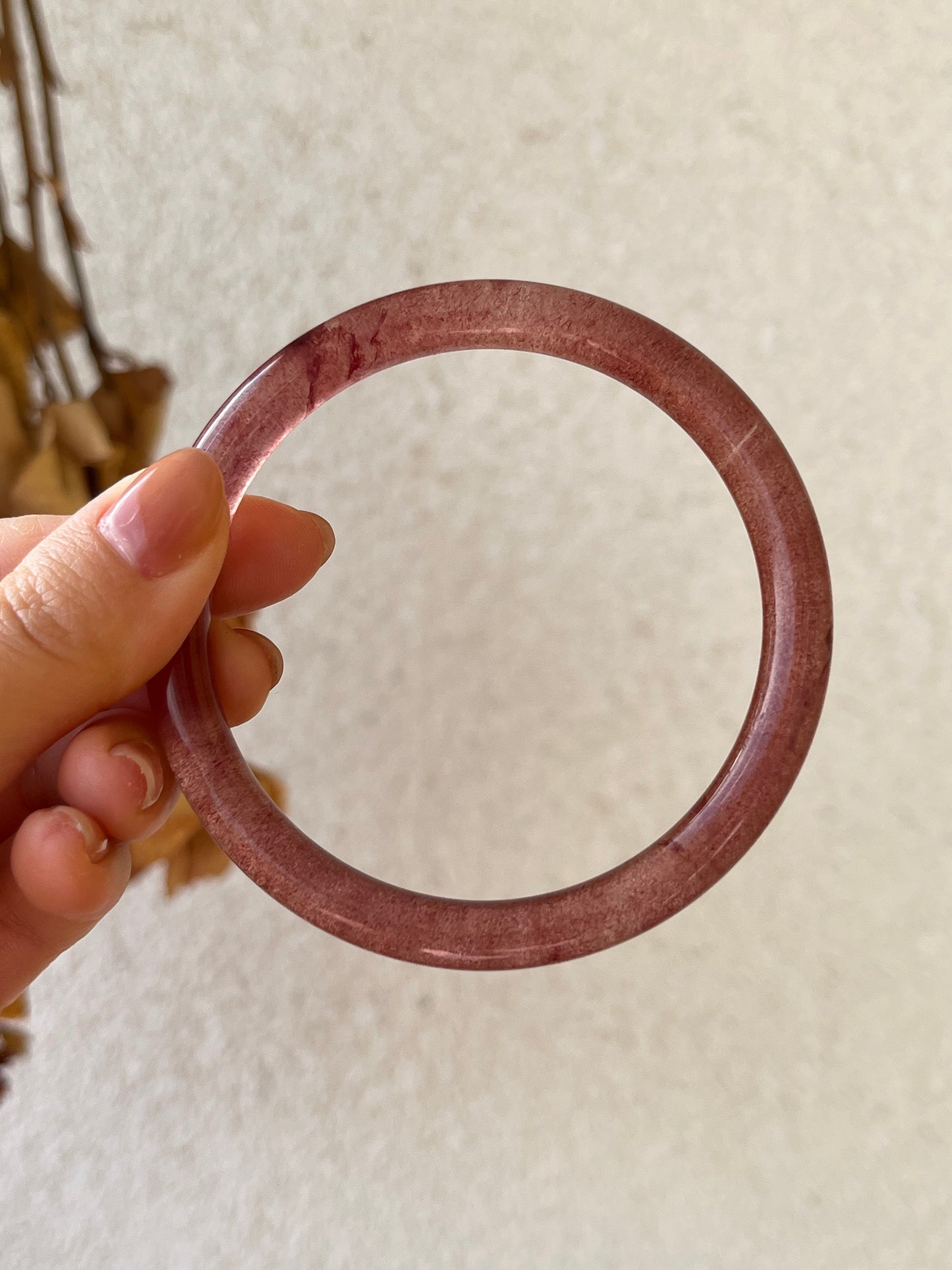 Strawberry Quartz Bangle 61mm， 草莓晶手镯