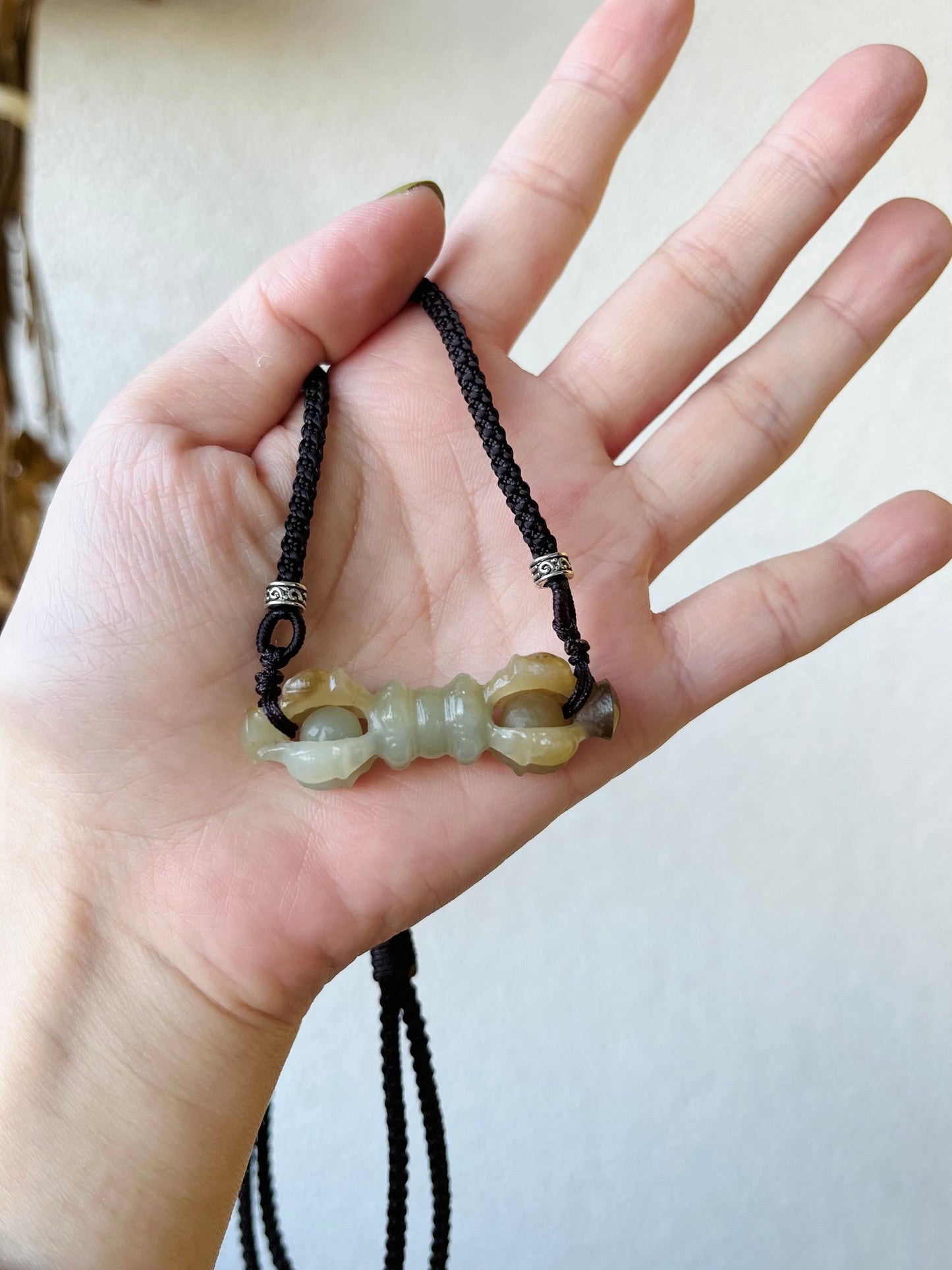 Hand Carved Brown Hetian Jade Vajra Pendant, 手雕和田蓝糖金刚杵