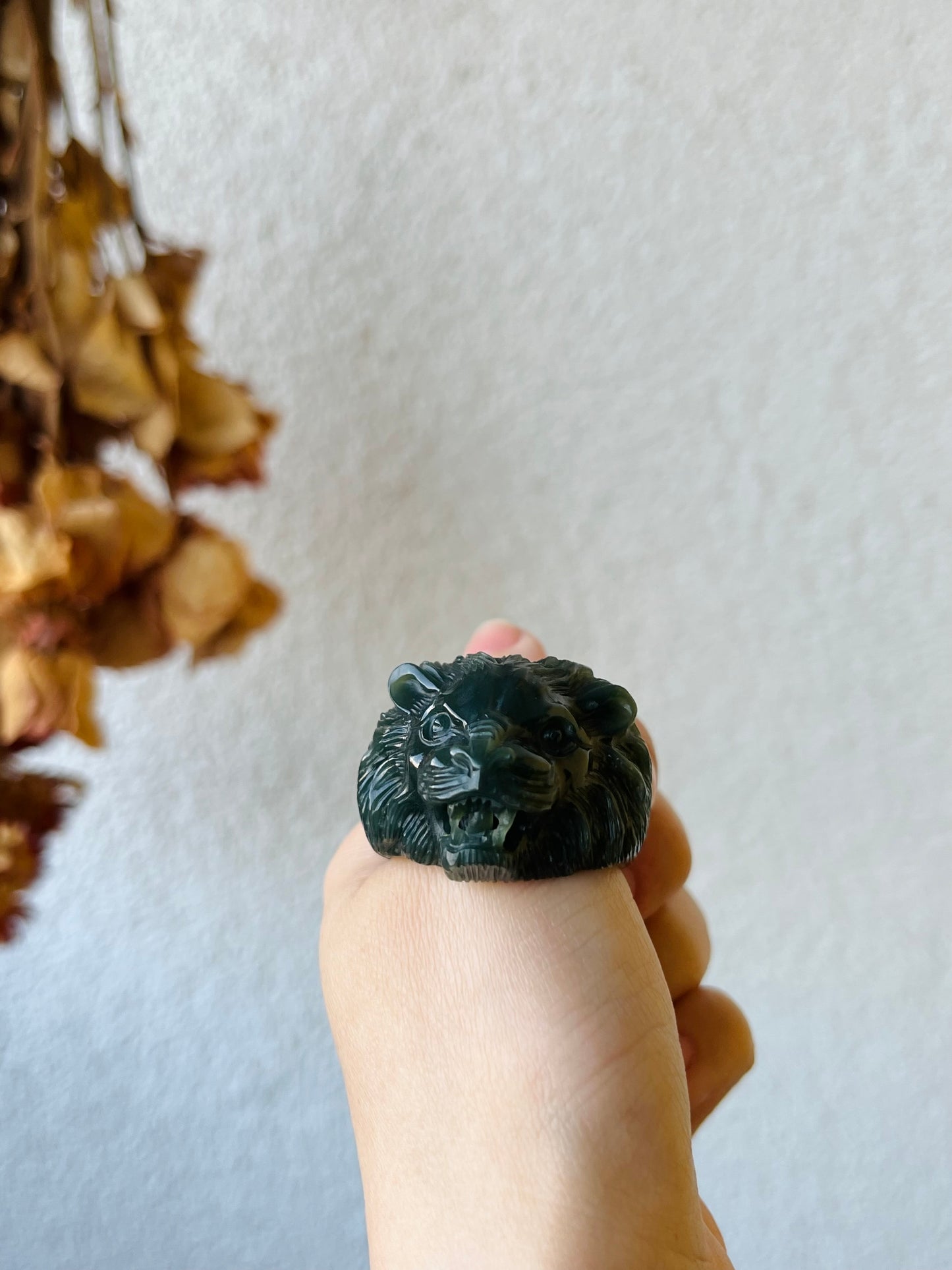Hand Carved Hetian Jade Lion Head Thumb Ring, 手雕和田青玉细料狮头扳指