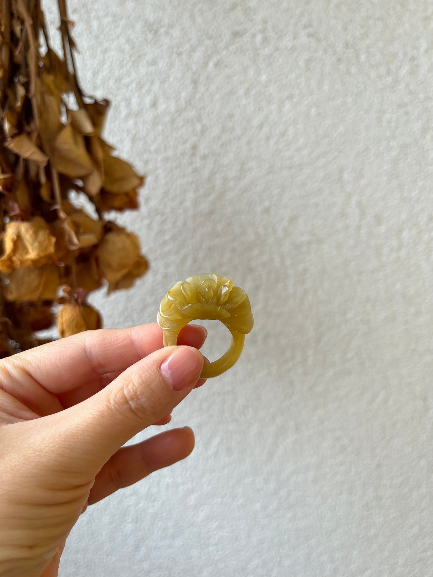 Hand Carved Xiu Jade Flower Rings | 手雕岫玉花戒圈