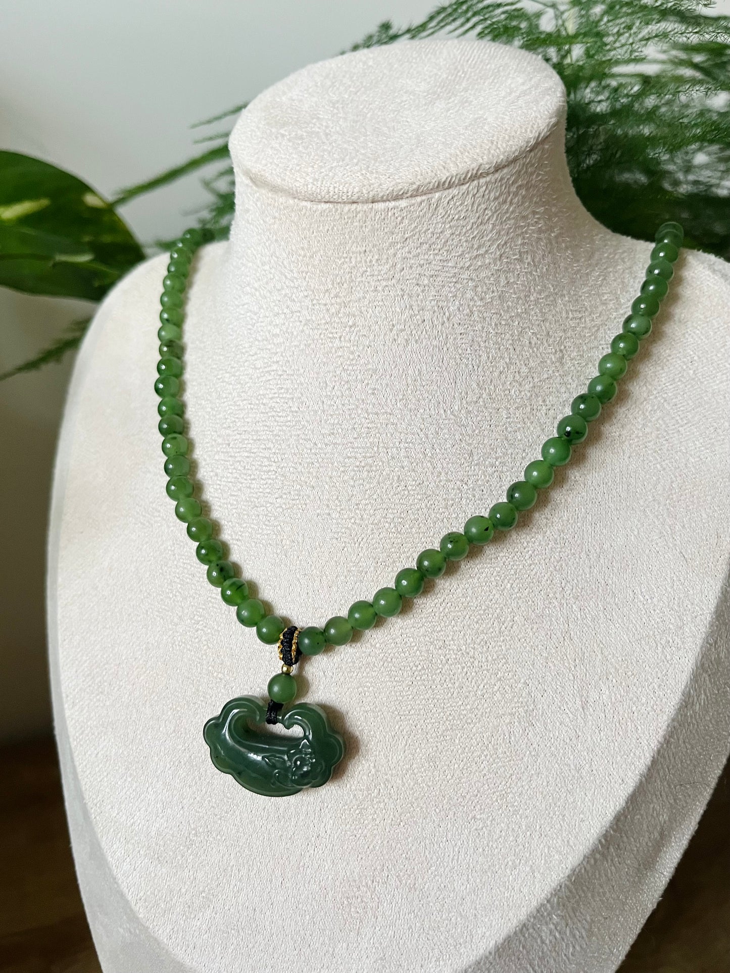 Multi-function Green Hetian Jade Beads (6mm) Beaded Bracelet with a Green Hetian Jade Ruyi, 碧玉如意吊坠