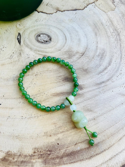Green Nephrite Jade Beaded Bracelet (4mm) with a Hand Carved Nephrite Jade Cat