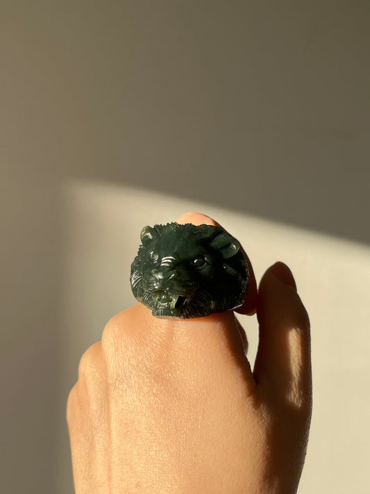 Hand Carved Hetian Jade Lion Head Thumb Ring, 手雕和田青玉细料狮头扳指