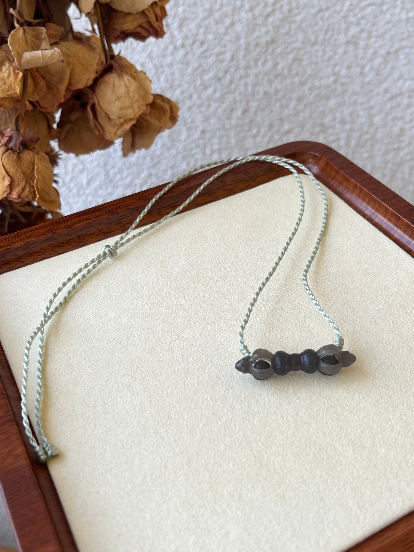 Small Dark Grayish Purple Hetian Jade Vajra Necklace | 和田浓烟紫小金刚杵锁骨链