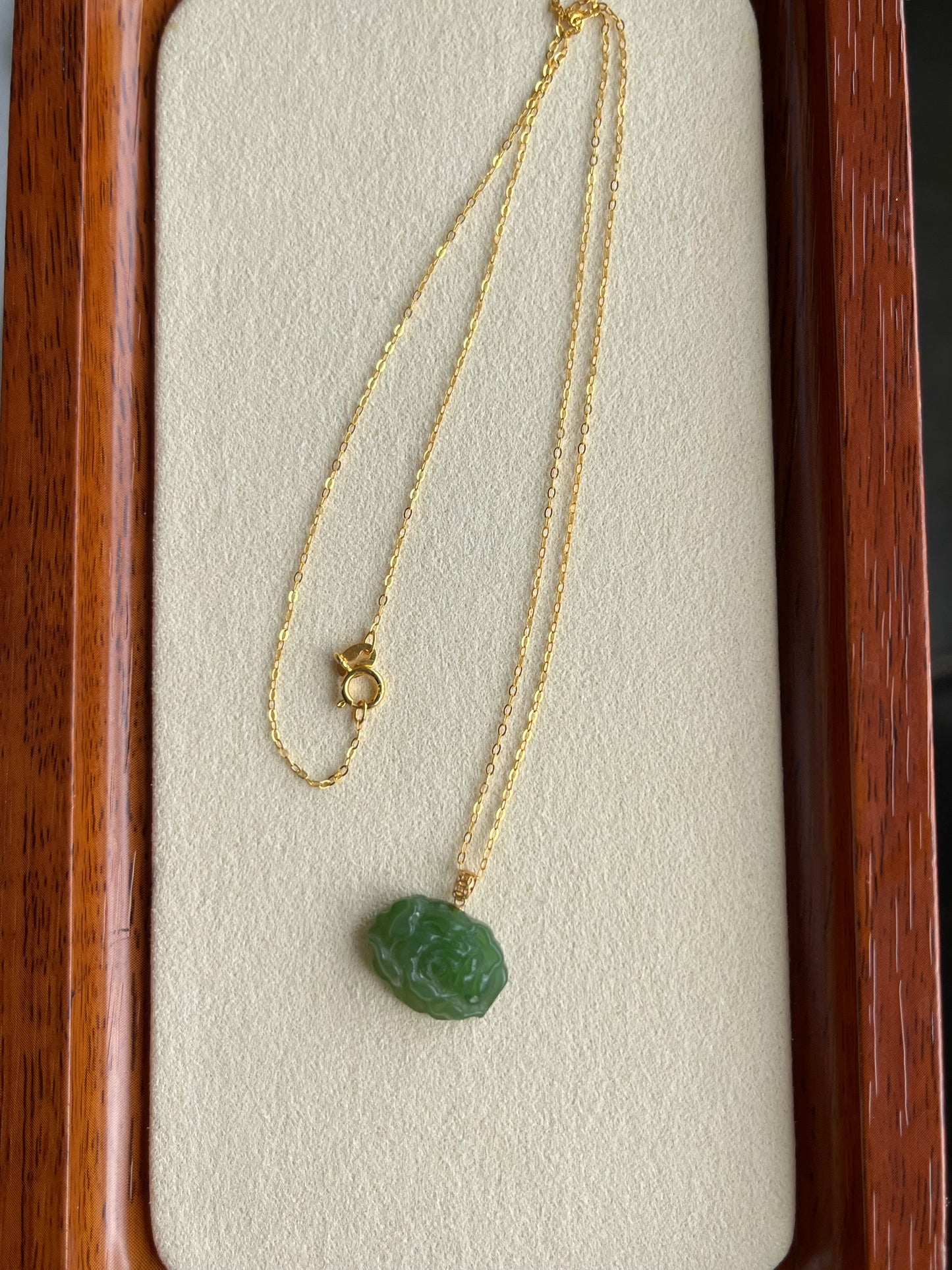 18K Gold-mounted Green Hetian Jade Carved Pendants | 18k金扣头碧玉小吊坠