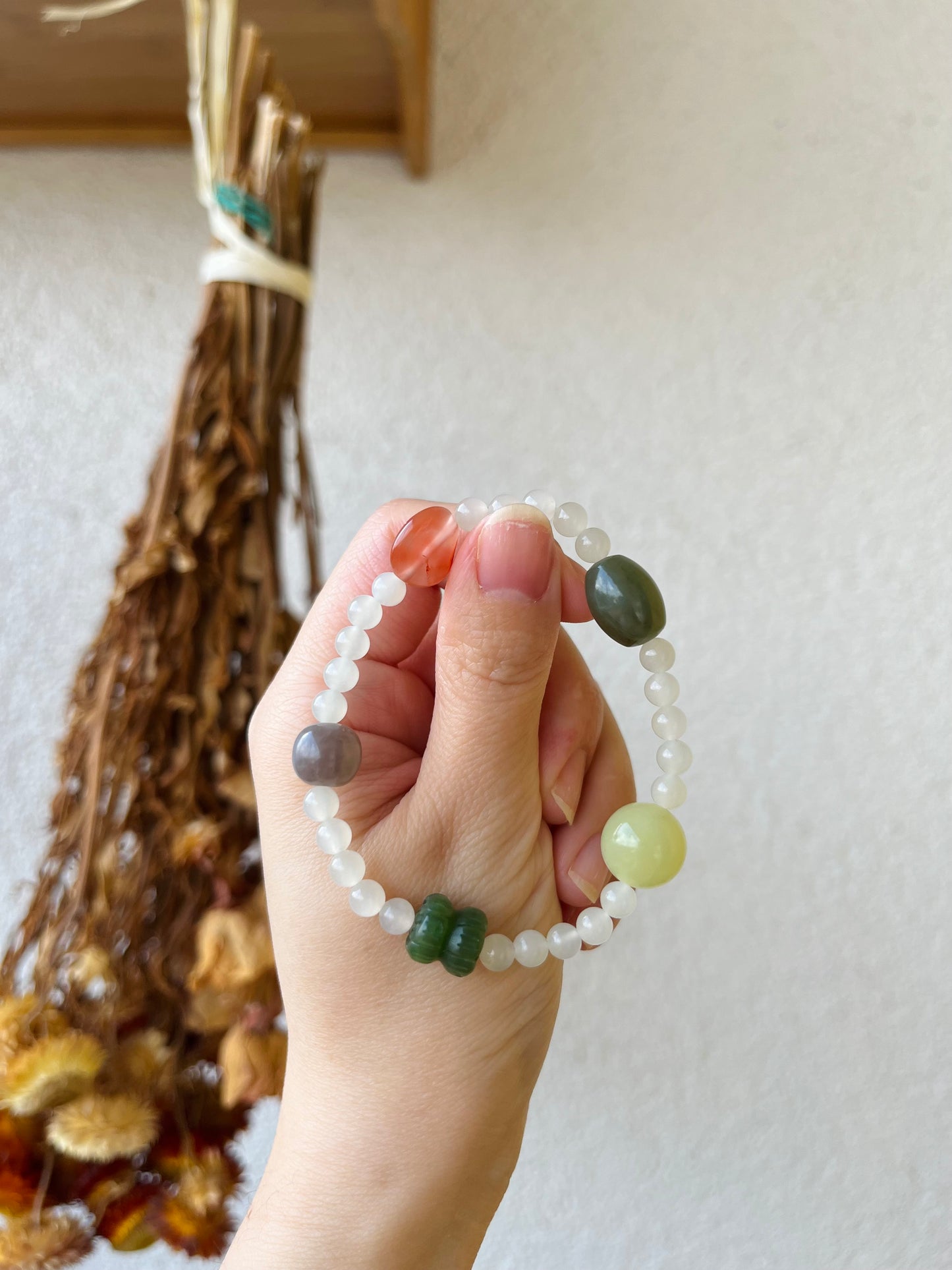 Multi-color Hetian Jade and Nanhong Agate Beaded Bracelet
