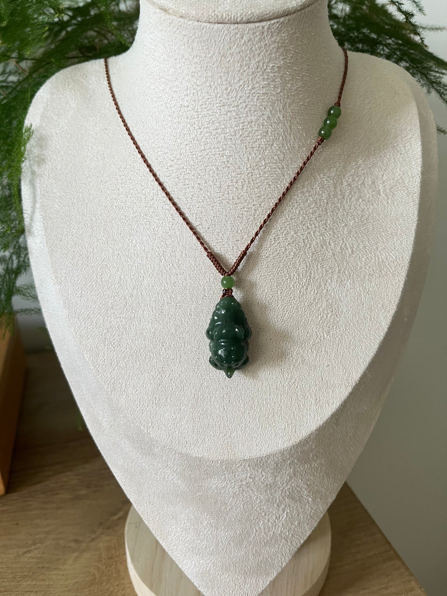 Handmade Necklace with a Super Cute Green Hetian Jade Crocodile, 手编超萌碧玉小鳄鱼吊坠