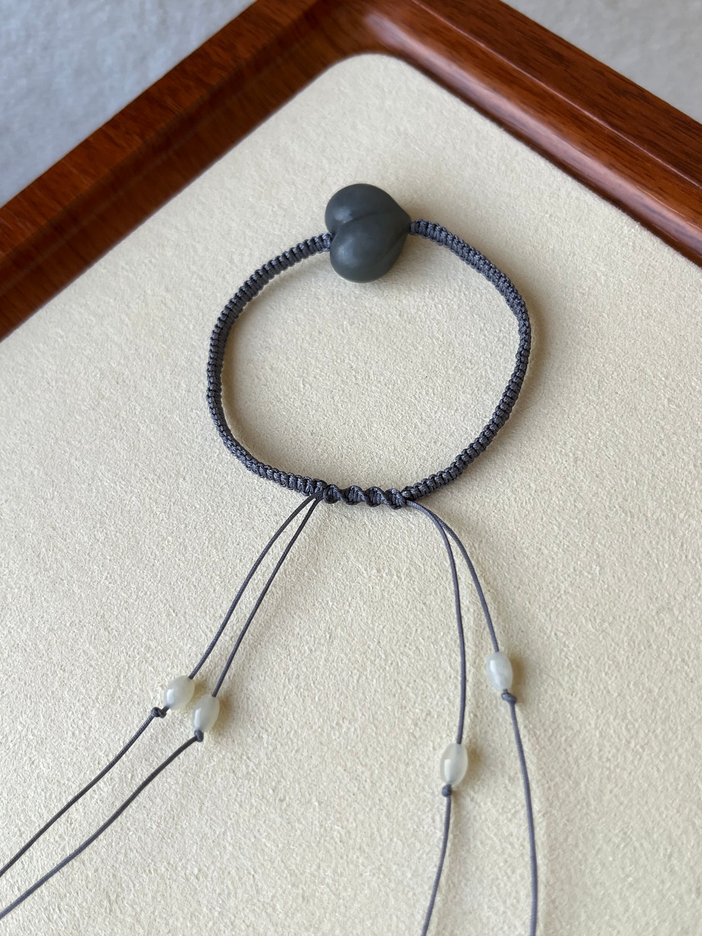 Handmade Hetian Jade Bracelets | 和田玉屁桃手绳