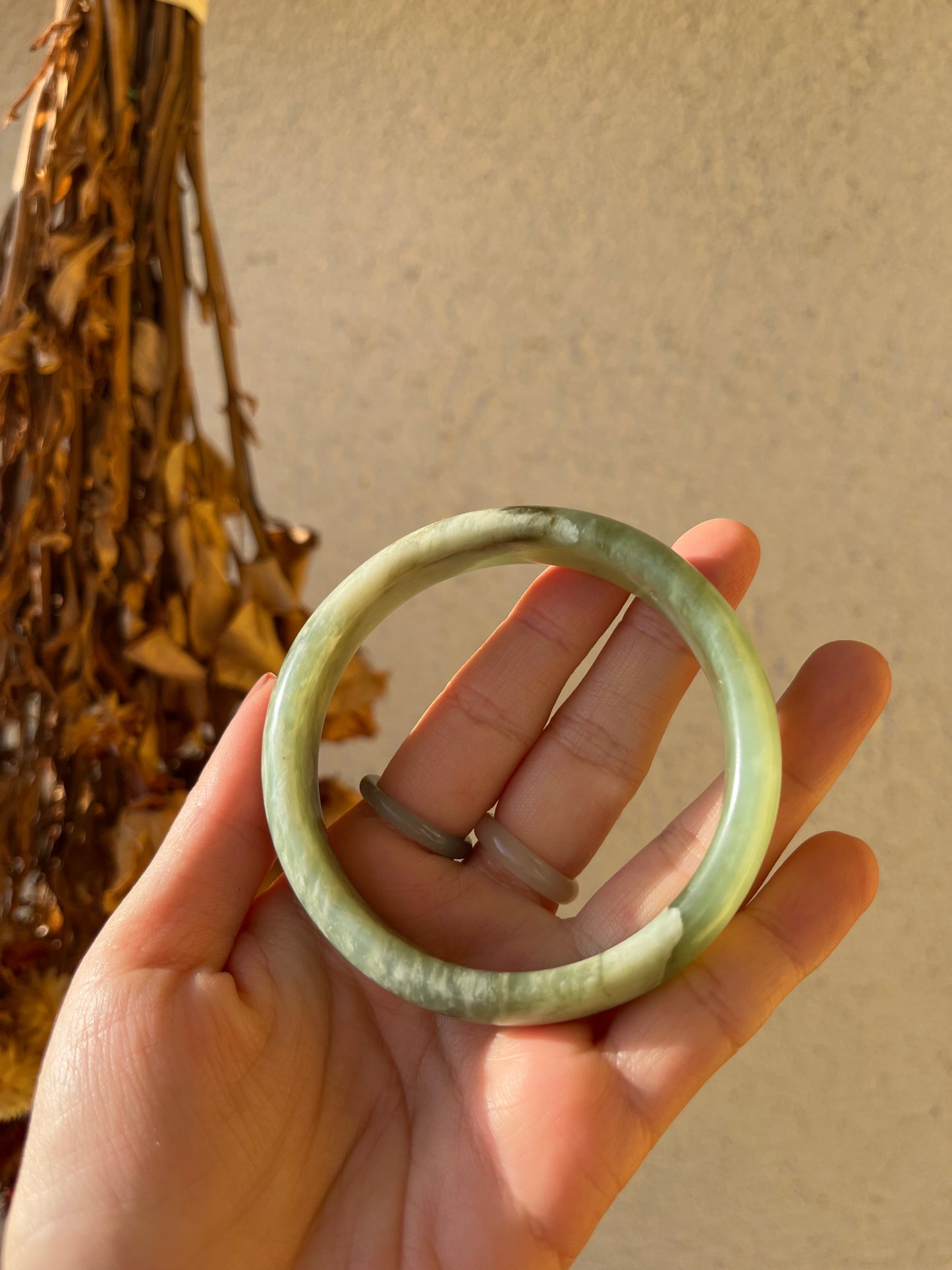 Green and White Xiu Jade Bangle 60mm | 岫玉手镯