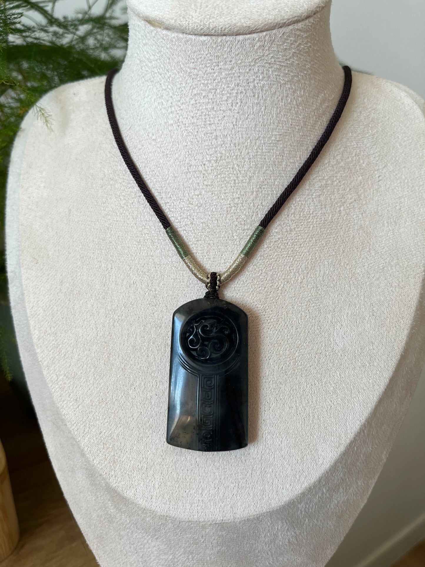 Xiu Jade Dragon Pendant | 岫玉水墨龙牌