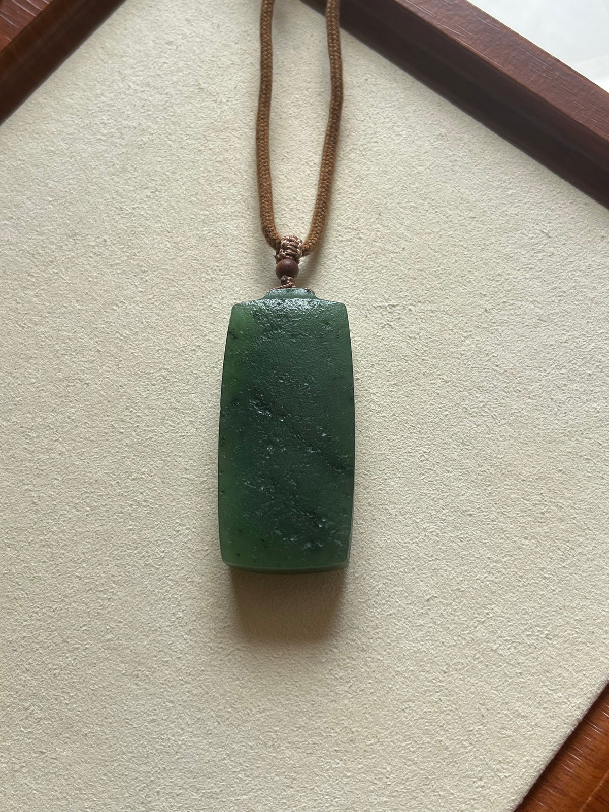 Antique-style Green Hetian Jade Flat Pendant | 古风碧玉无事牌