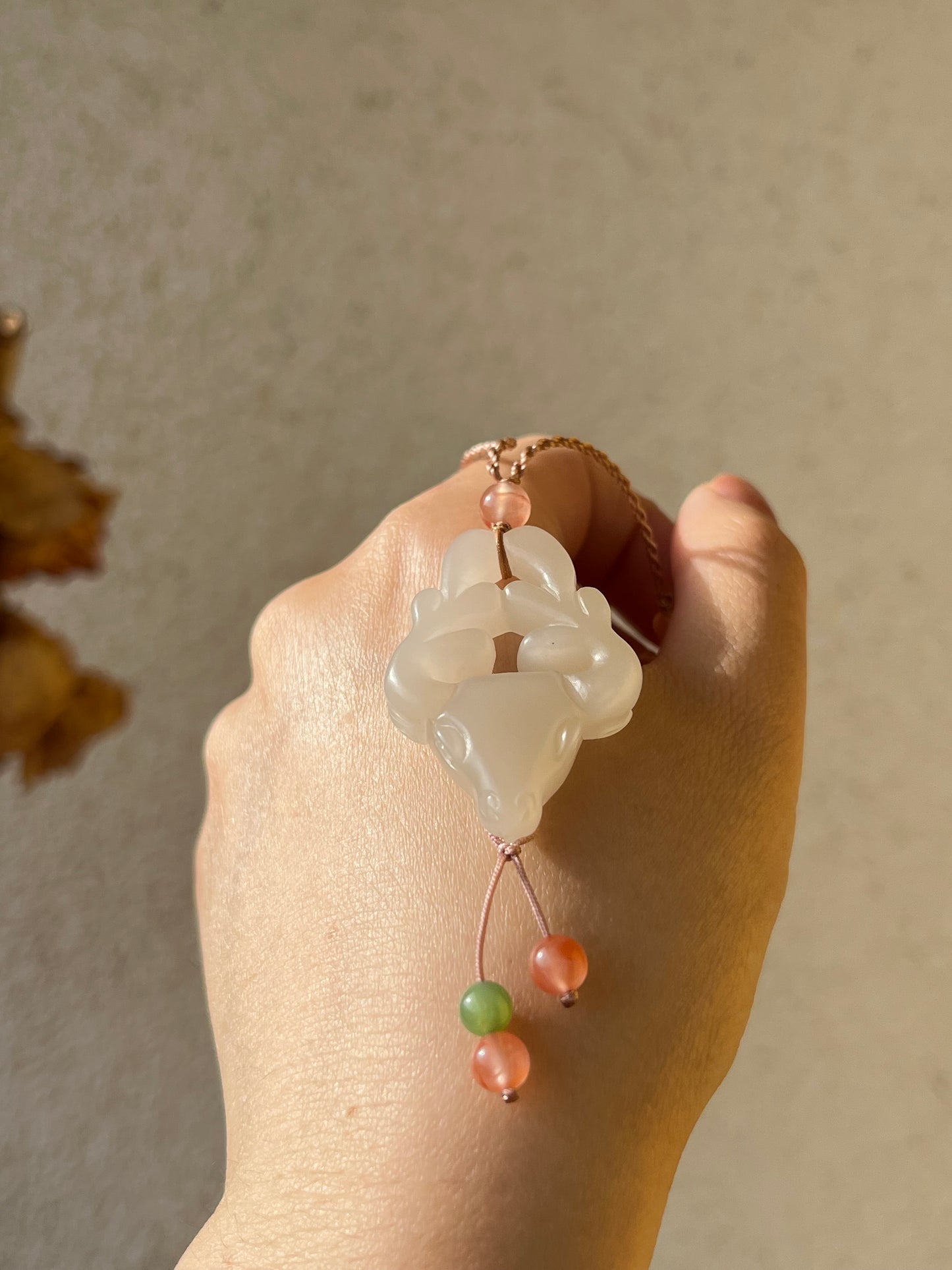 Handmade necklace with a Hand Carved Pink Jade Deer Pendant, 手雕和田粉鹿