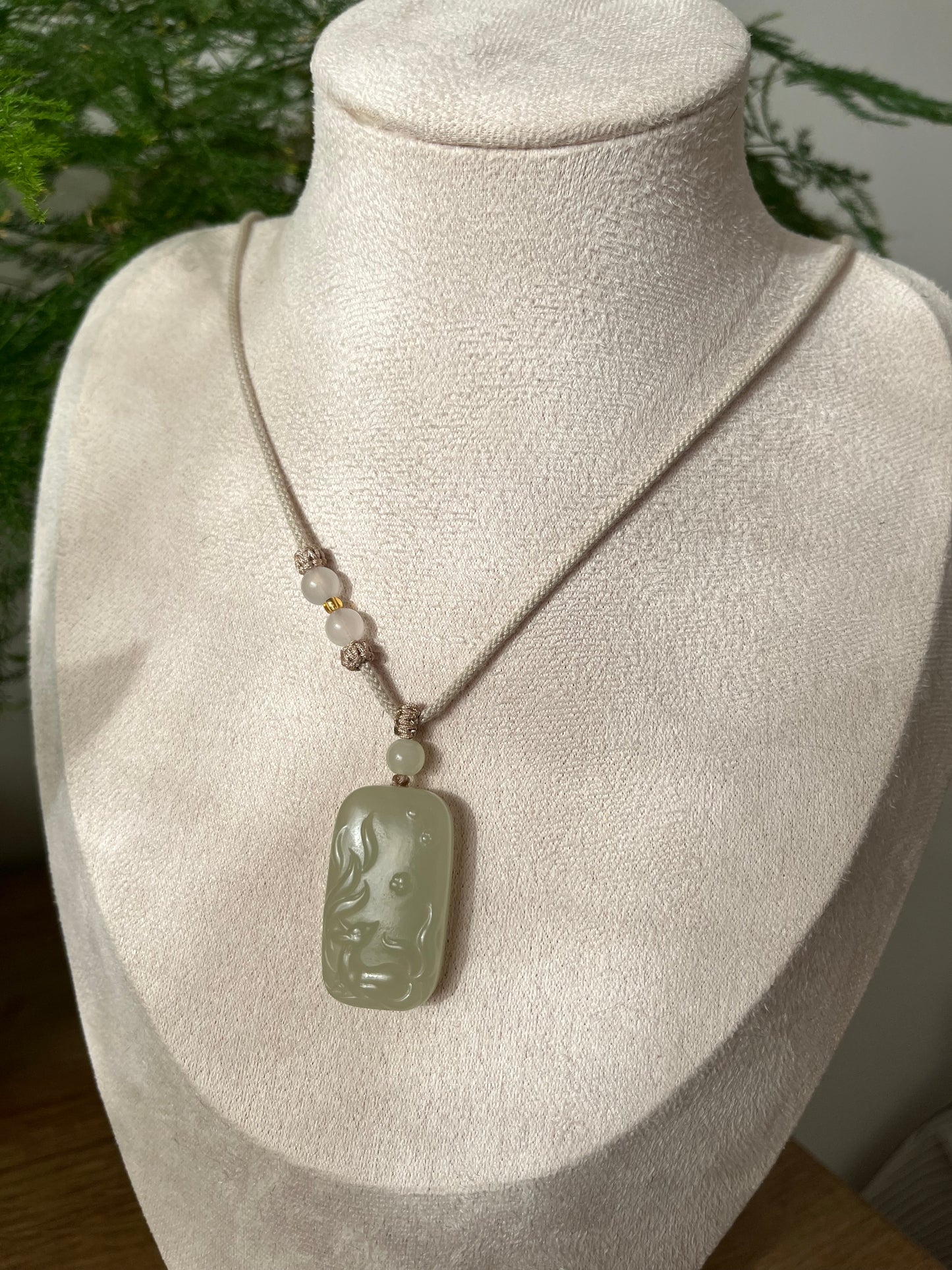 Hand Carved Jade Nine-Tailed Fox Pendant, 手雕晴水冰胶九尾狐 & 无事牌
