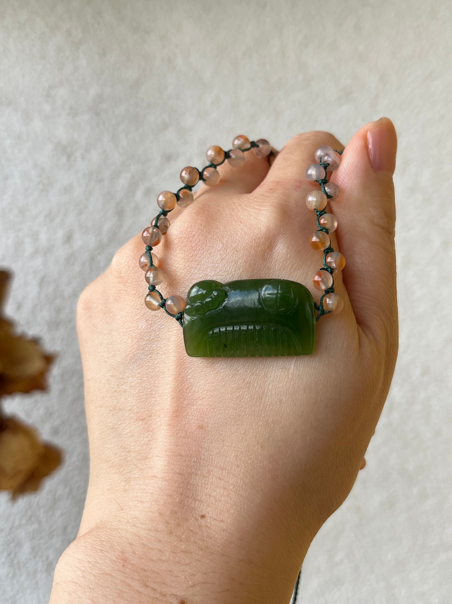 Handmade Choker with a Hand Carved Green Hetian Jade Comb | 手编和田碧玉小梳子项链