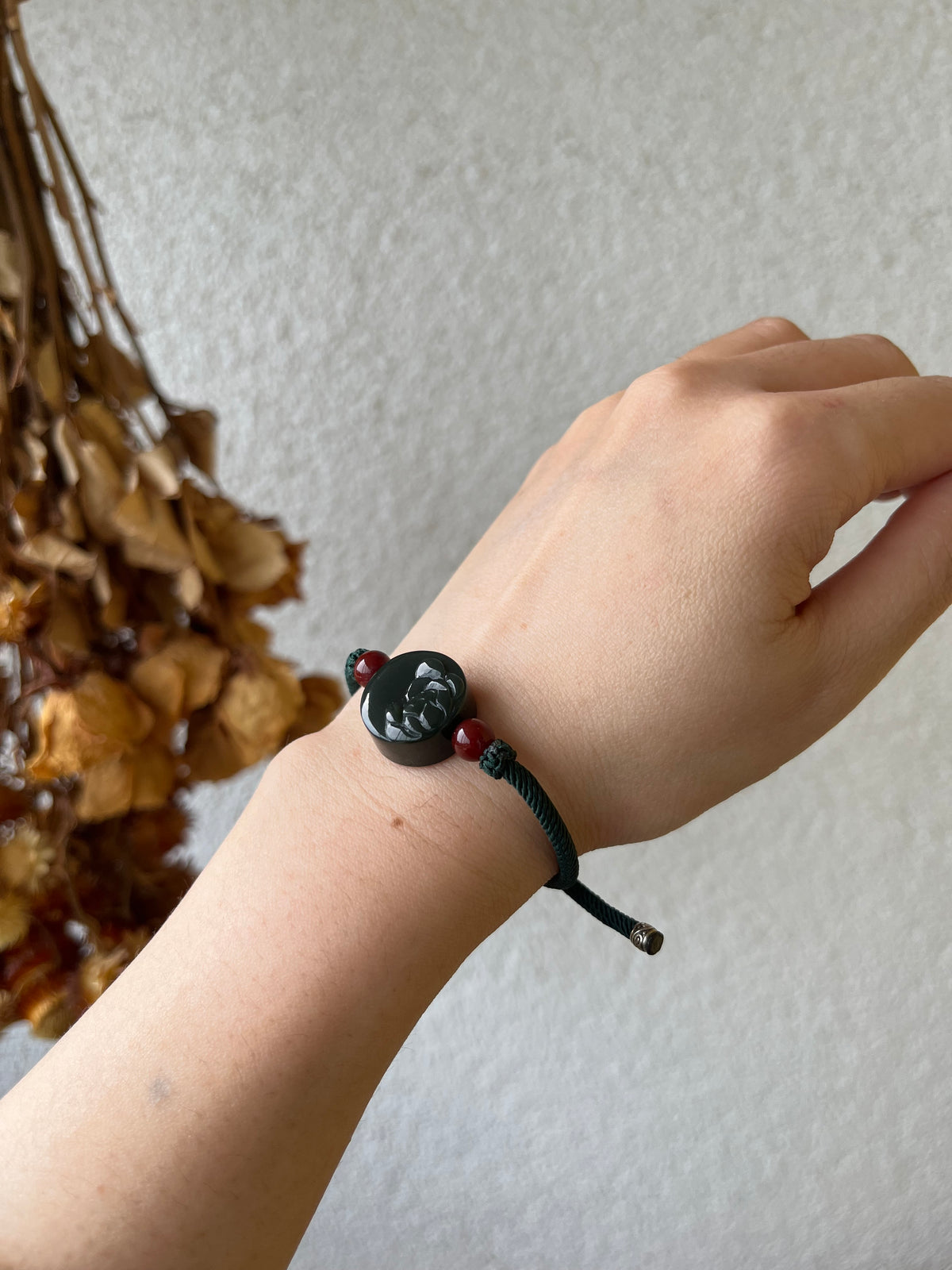 Hand Carved Drak Green Hetian Jade Lotus Bracelet | 手雕青玉一细荷花手牌