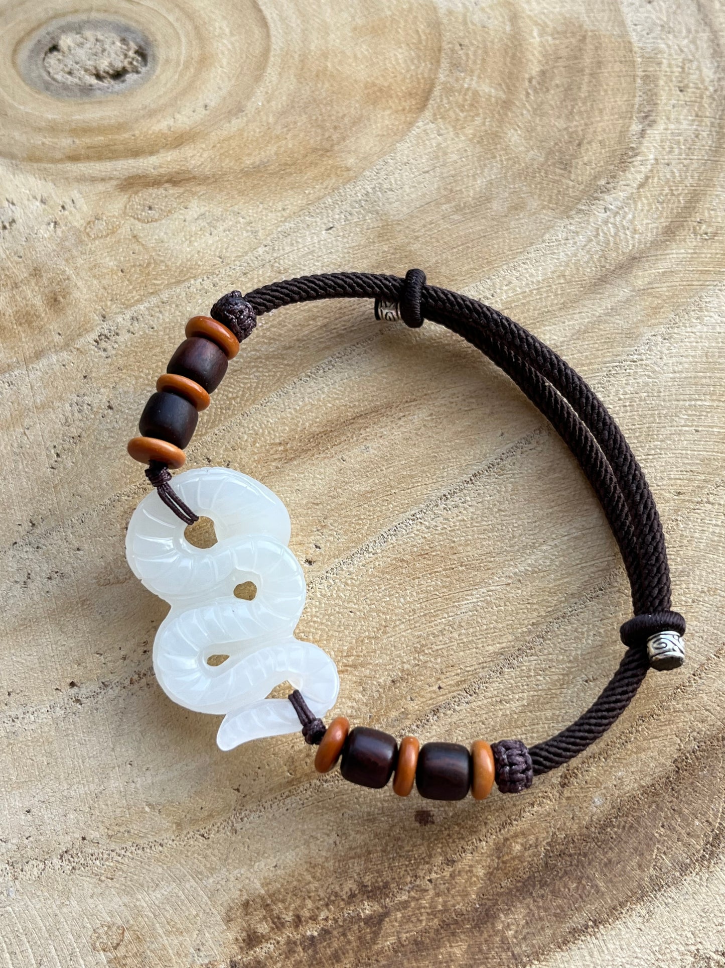 Chinese Zodiac - Handmade Bracelet with a Hand Carved White Jade Snake，手雕俄白小蛇手牌