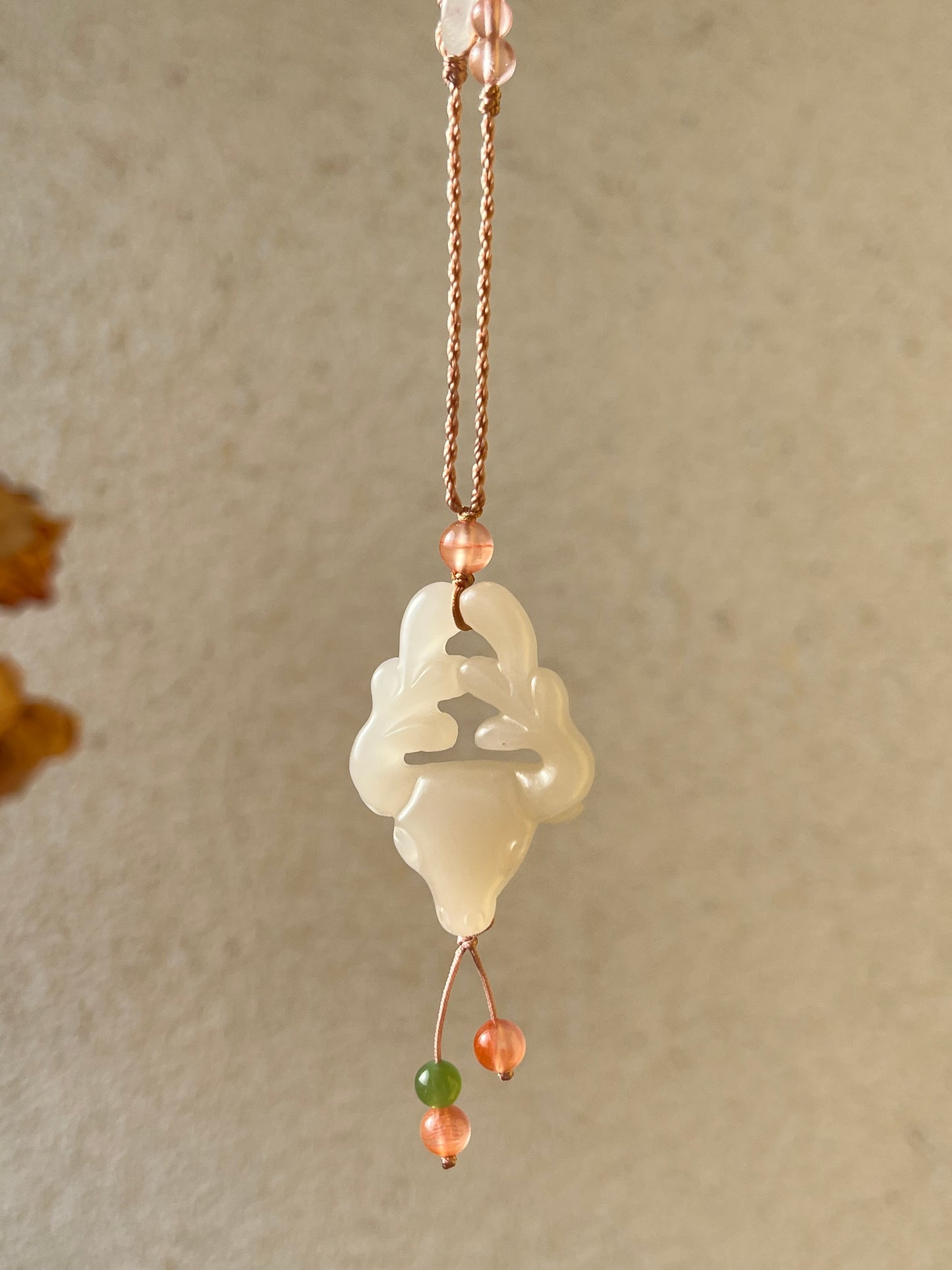 Handmade necklace with a Hand Carved Pink Jade Deer Pendant, 手雕和田粉鹿