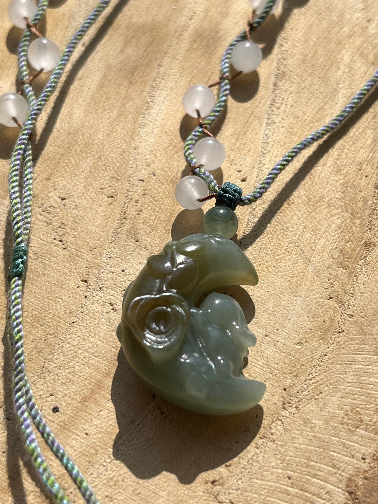 Handmade Necklace with a Cute Hand Carved Jade Rabbit on the Moon Pendant，手雕蓝糖月亮兔