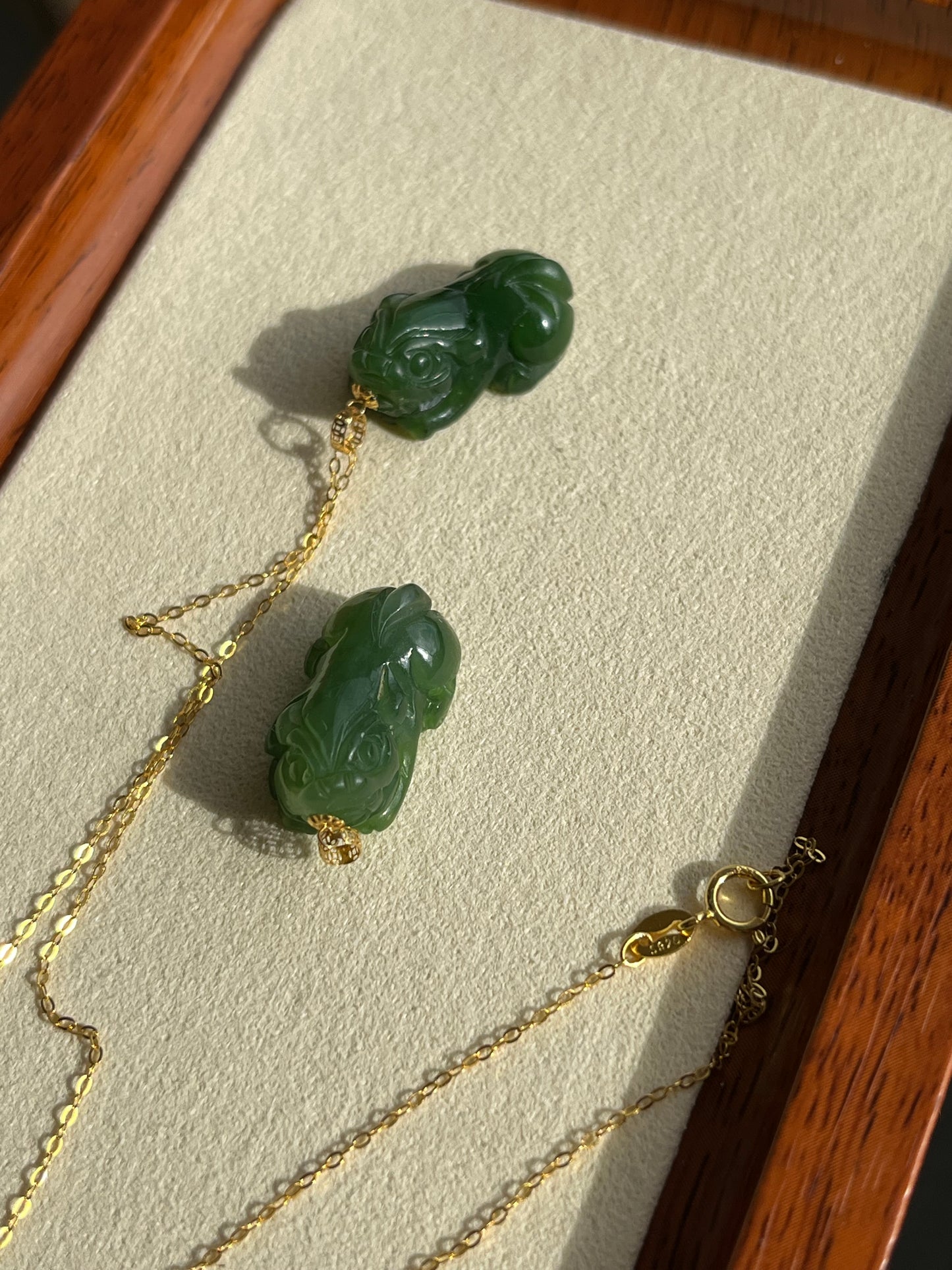 18K Gold-mounted Green Hetian Jade Carved Pendants | 18k金扣头碧玉小吊坠