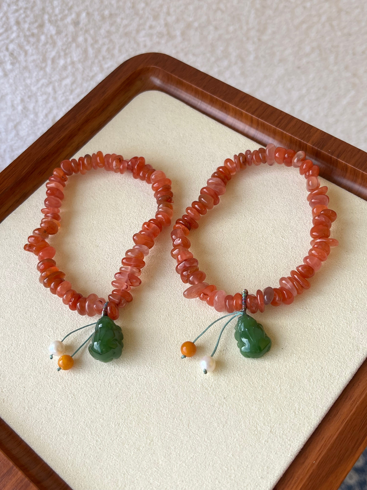 Irregular Shaped Nanhong Agate Beaded Bracelet with A Green Hetian Jade Pixiu