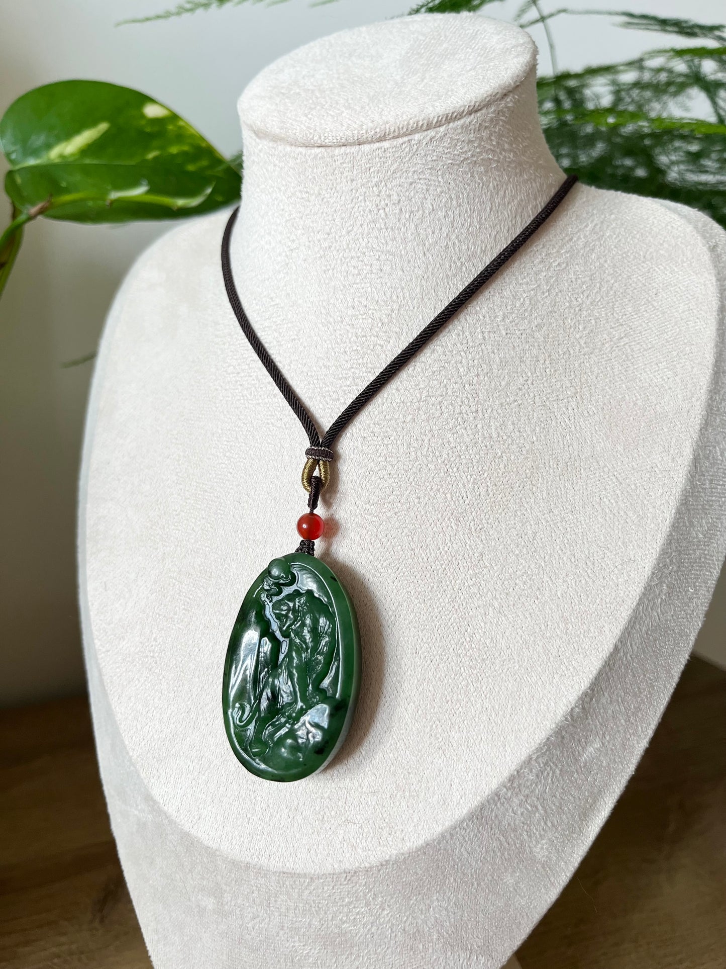 Hand Carved Green Hetian Jade Uphill Tiger, 手雕俄碧玉上山虎