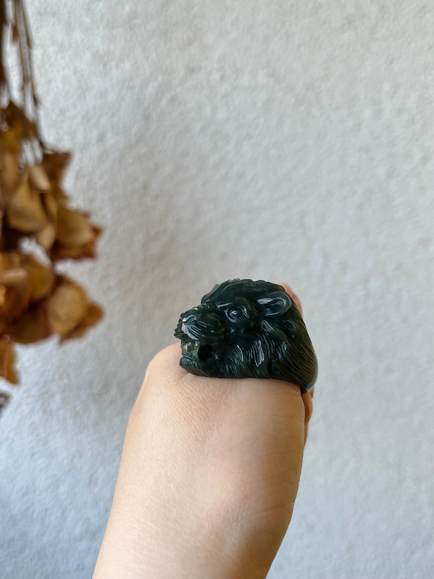 Hand Carved Hetian Jade Lion Head Thumb Ring, 手雕和田青玉细料狮头扳指