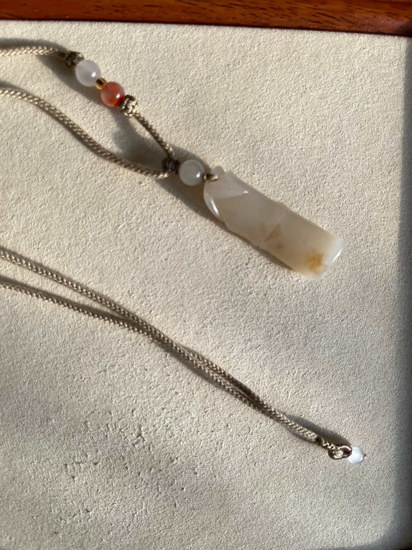 Hand Carved Light Brown Hetian Jade Bamboo | 精工手雕和田浅糖竹节