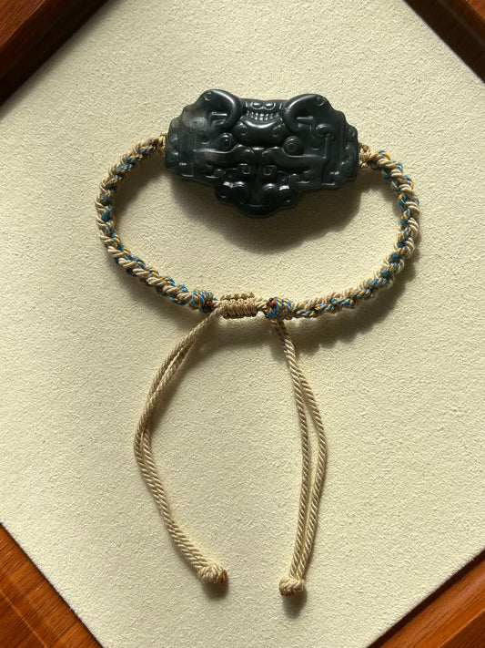 Gray Hetian Jade Beast Face Bracelet | 和田青花兽面手牌