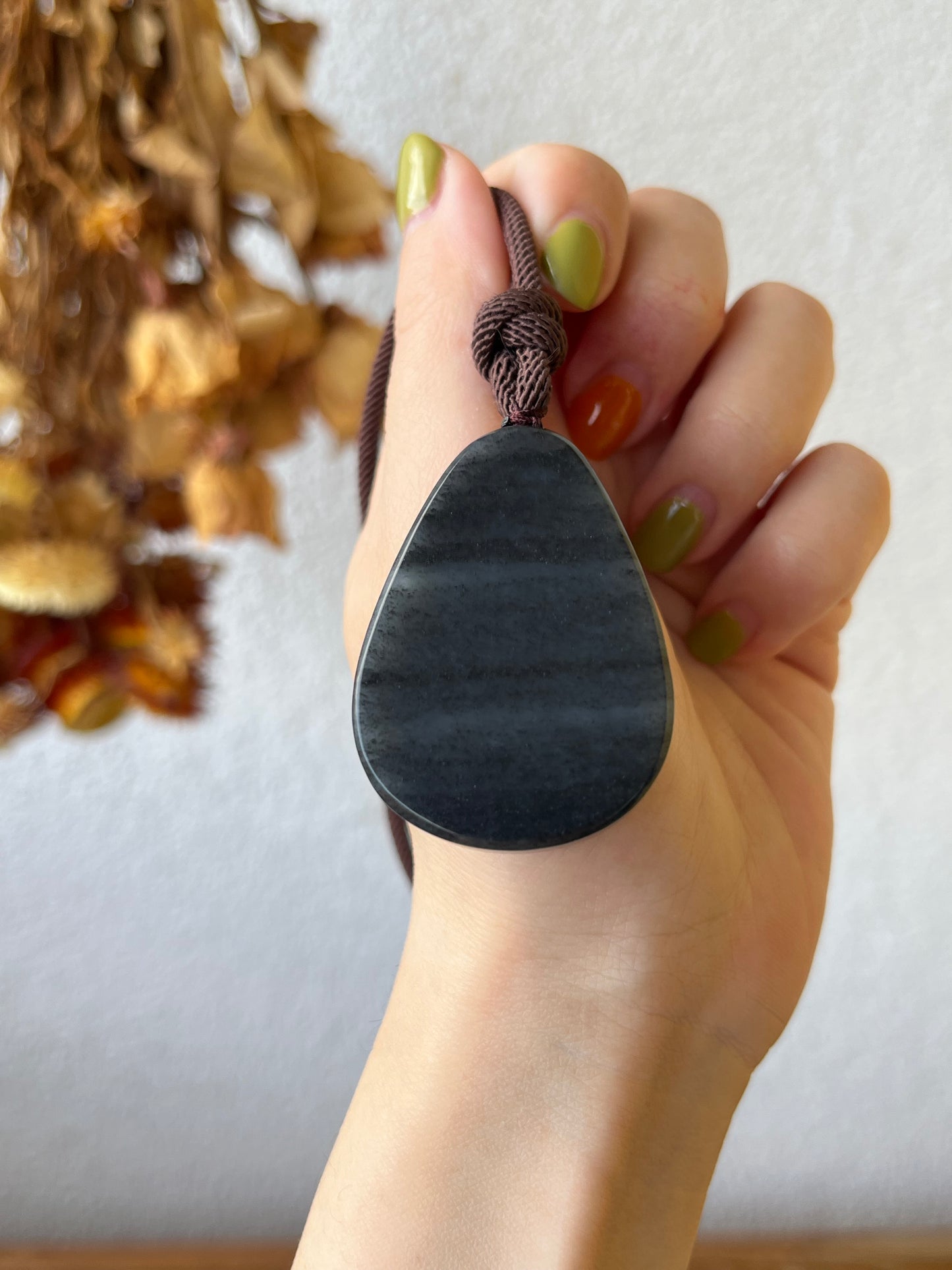 Black Hetian Qinghua Flat Pendant | 和田聚墨青花意境无事牌