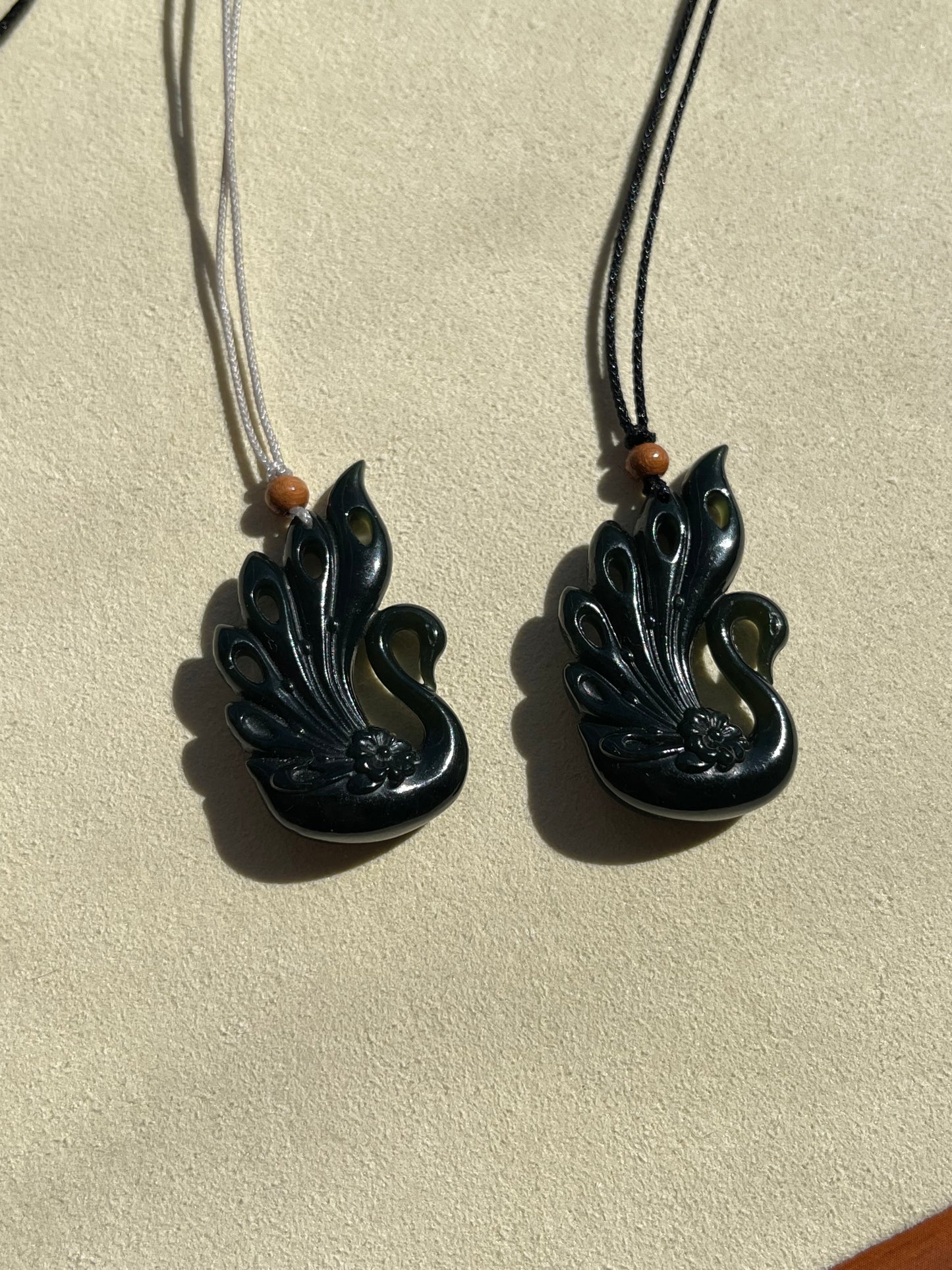 Dark Green Hetian Jade Swan | 和田青玉天鹅
