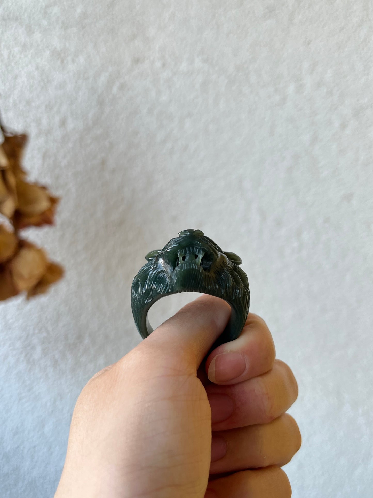 Hand Carved Hetian Jade Lion Head Thumb Ring, 手雕和田青玉细料狮头扳指